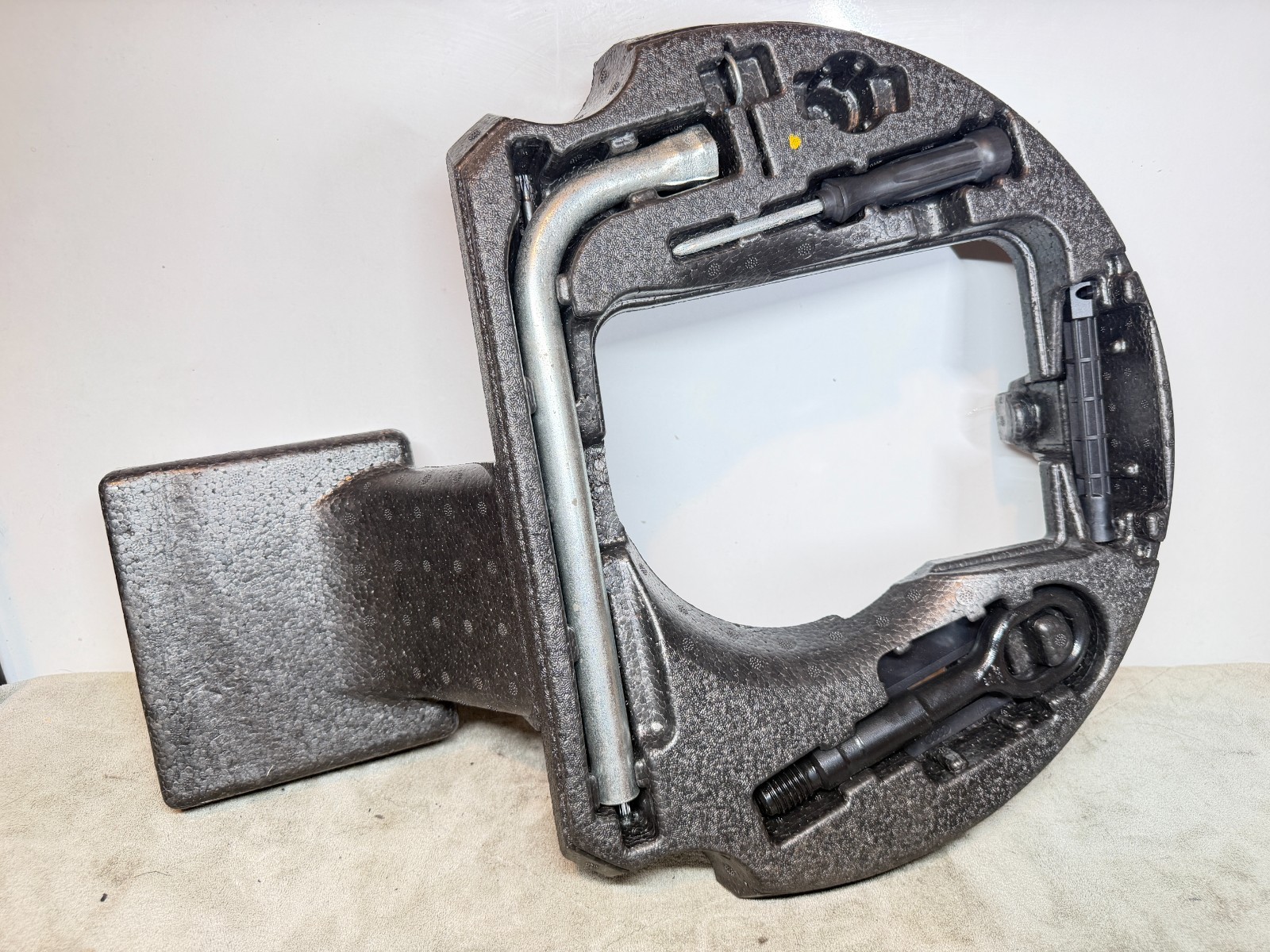 2012-18 Audi A6 S6 A7 S7 Emergency Spare Tire Tool Kit Set OEM 4G0012109A