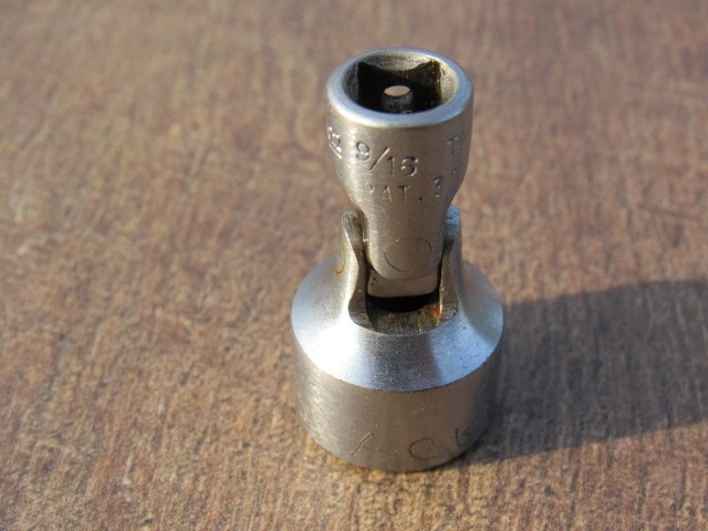 SNAP ON 9/16″ TMU181 1/4″ DRIVE 12 POINT SAE UNIVERSAL SWIVEL SOCKET UNDERLINE