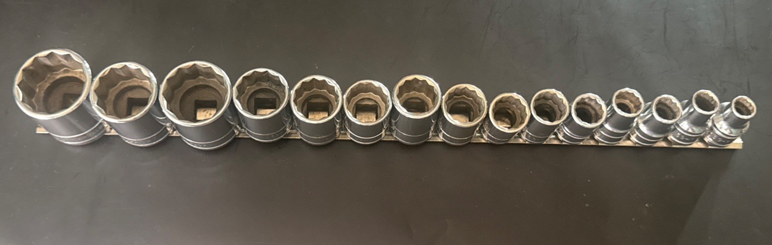 VINTAGE ARMSTRONG 15pc 1/2” Dr CHROME METRIC SOCKET SET STD 10mm – 32mm W/ RAIL