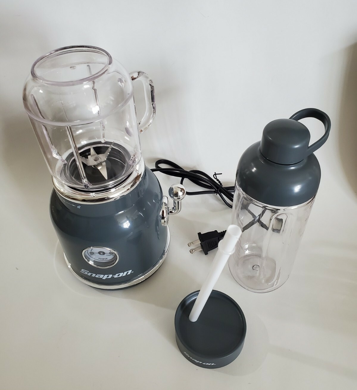 Snap-On Tools GRAY RETRO Smoothie Maker SSX21P137 W/Bottle & Straw NEW!!!!!!!!!!