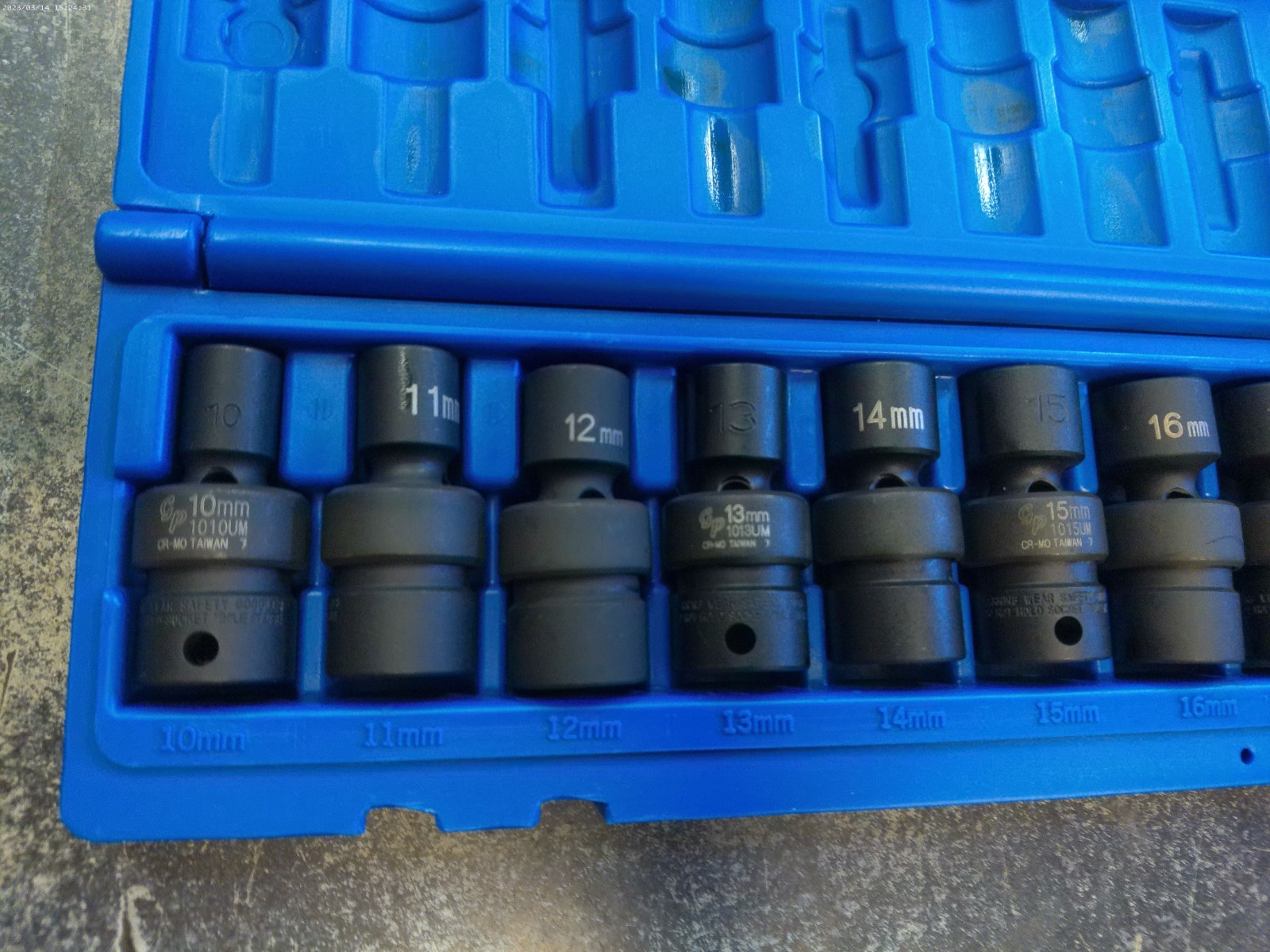Grey Pneumatic 1210UM 3/8″ Drive 10 Piece Universal Metric Set