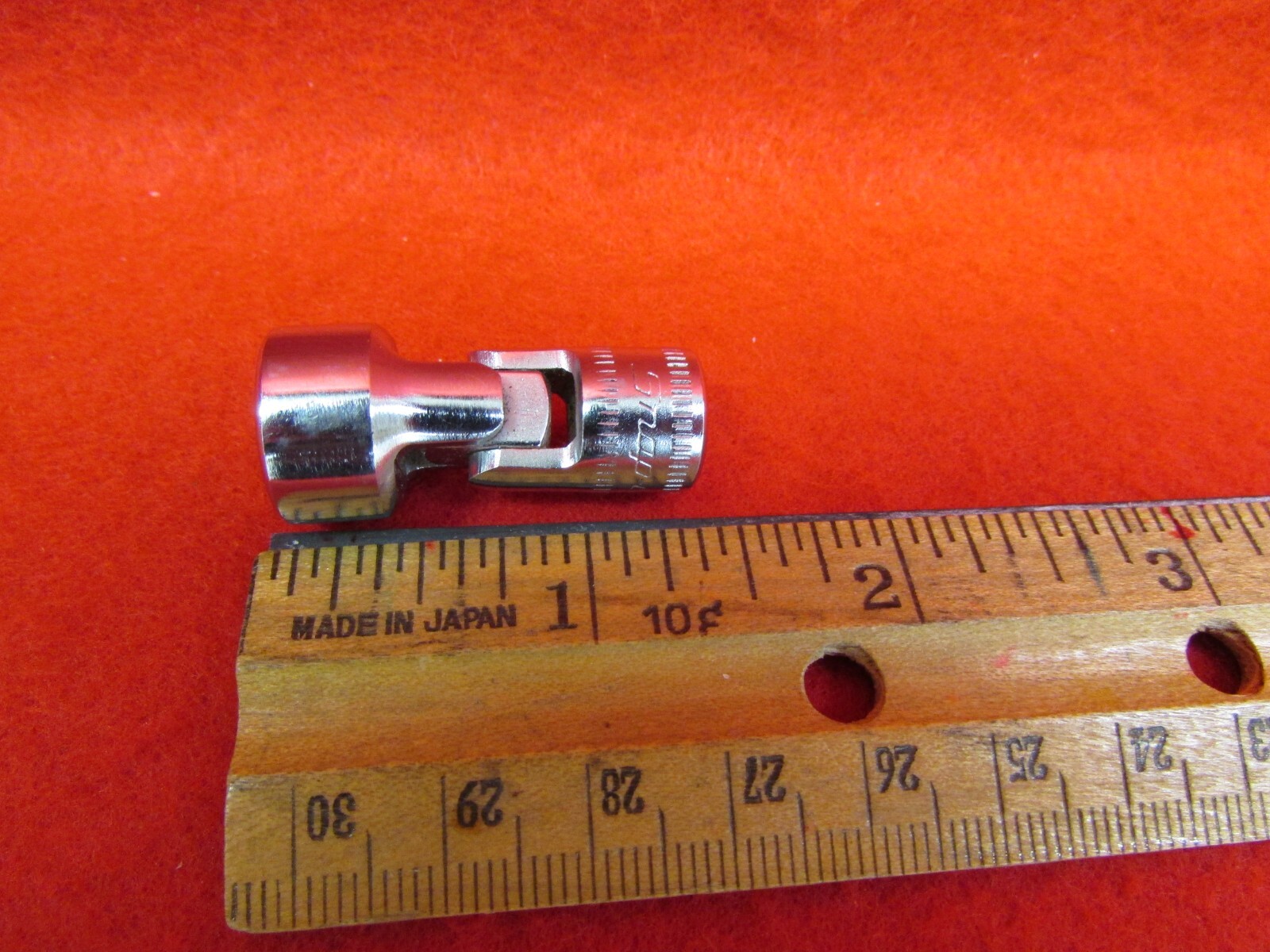 SNAP ON tools 11mm 12-Point 1/4″ Drive metric universal swivel socket TMUM11