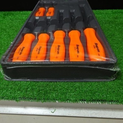 NEW Snap On 7-piece screwdriver set, orange SDDX70AO