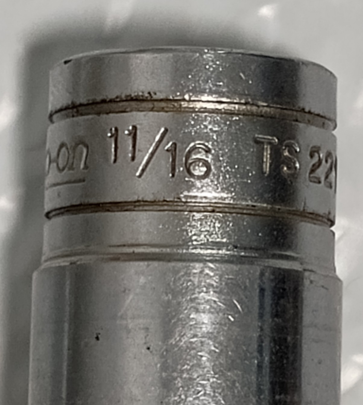 SNAP ON TS221, 1/2″ DRIVE, 11/16″ SOCKET, 3.2″ DEEP/HIGH, 6 POINT.