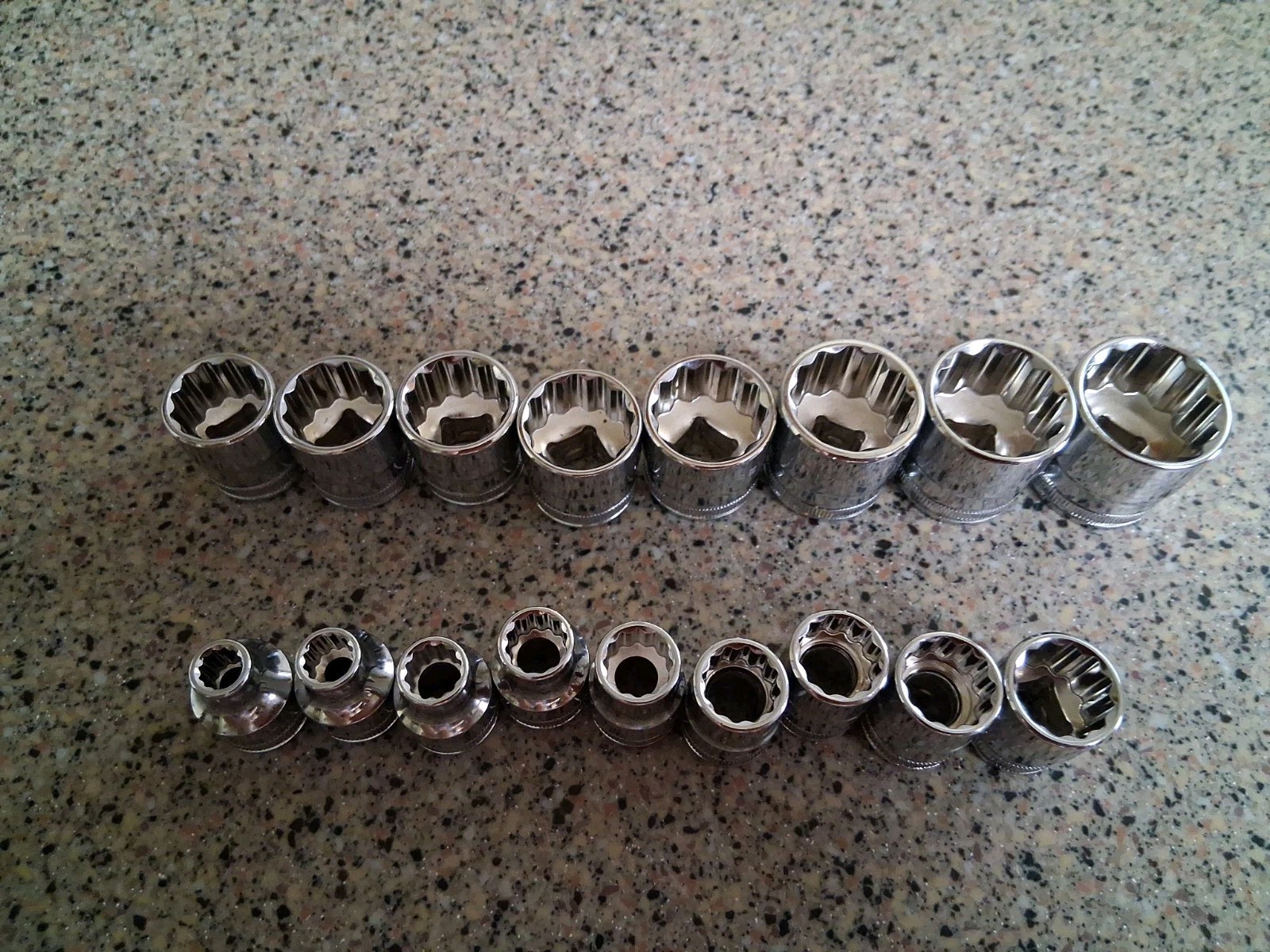GEARWRENCH 17 Pc. 3/8 Drive 12 Pt. Shallow Socket Set, Metric Easy Read
