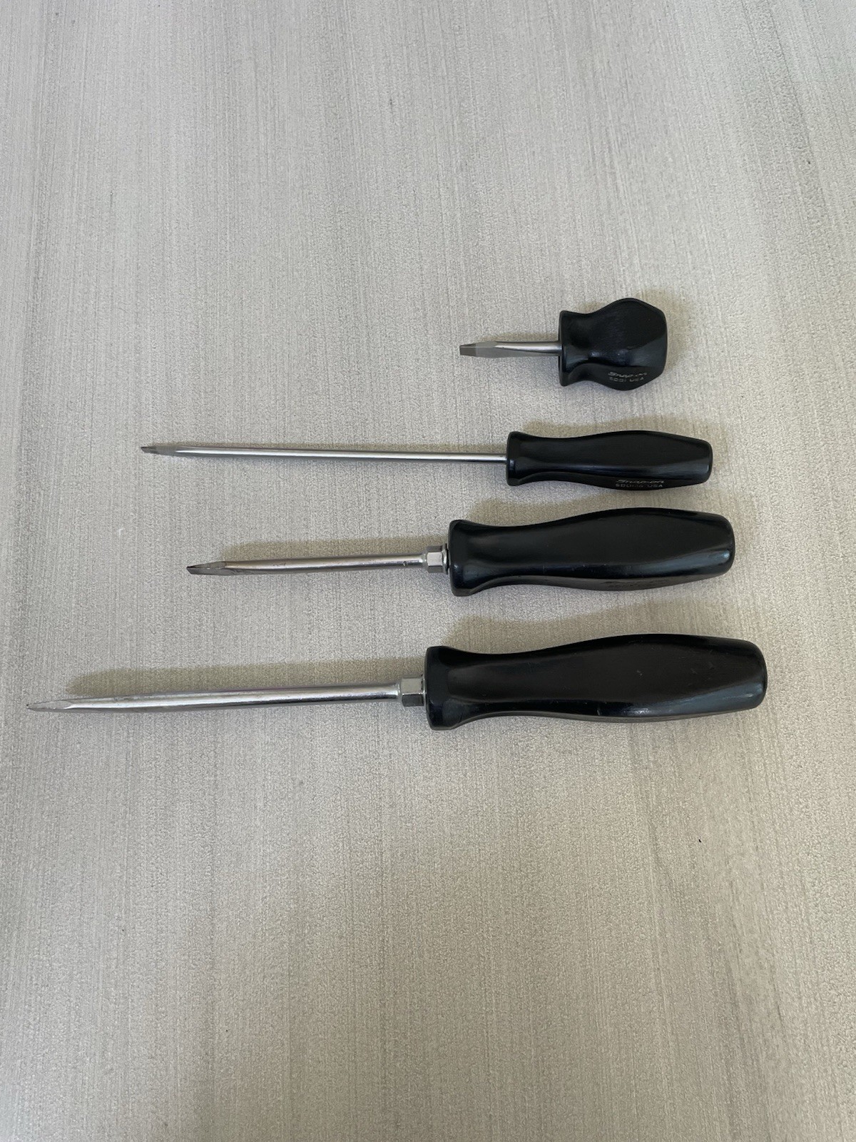 Lot Of 4 Snap On Screwdrivers SDD1 SDD146 SDD4 SDD6 Black Hard Handle Flat VTG