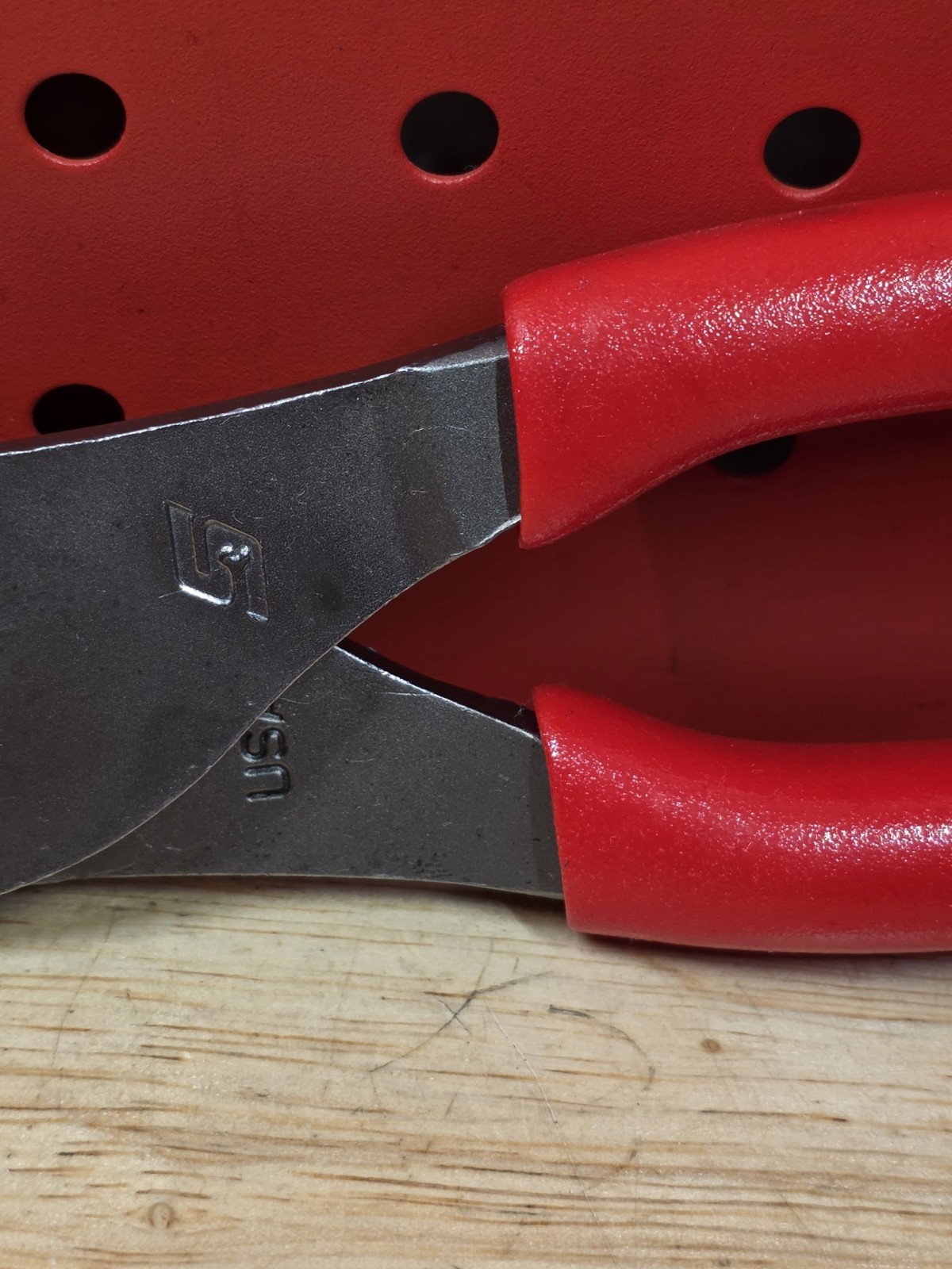 Snap-on Tools NICE LN47ACF 9″ Talon Grip Long Nose Slip Joint Pliers USA Red