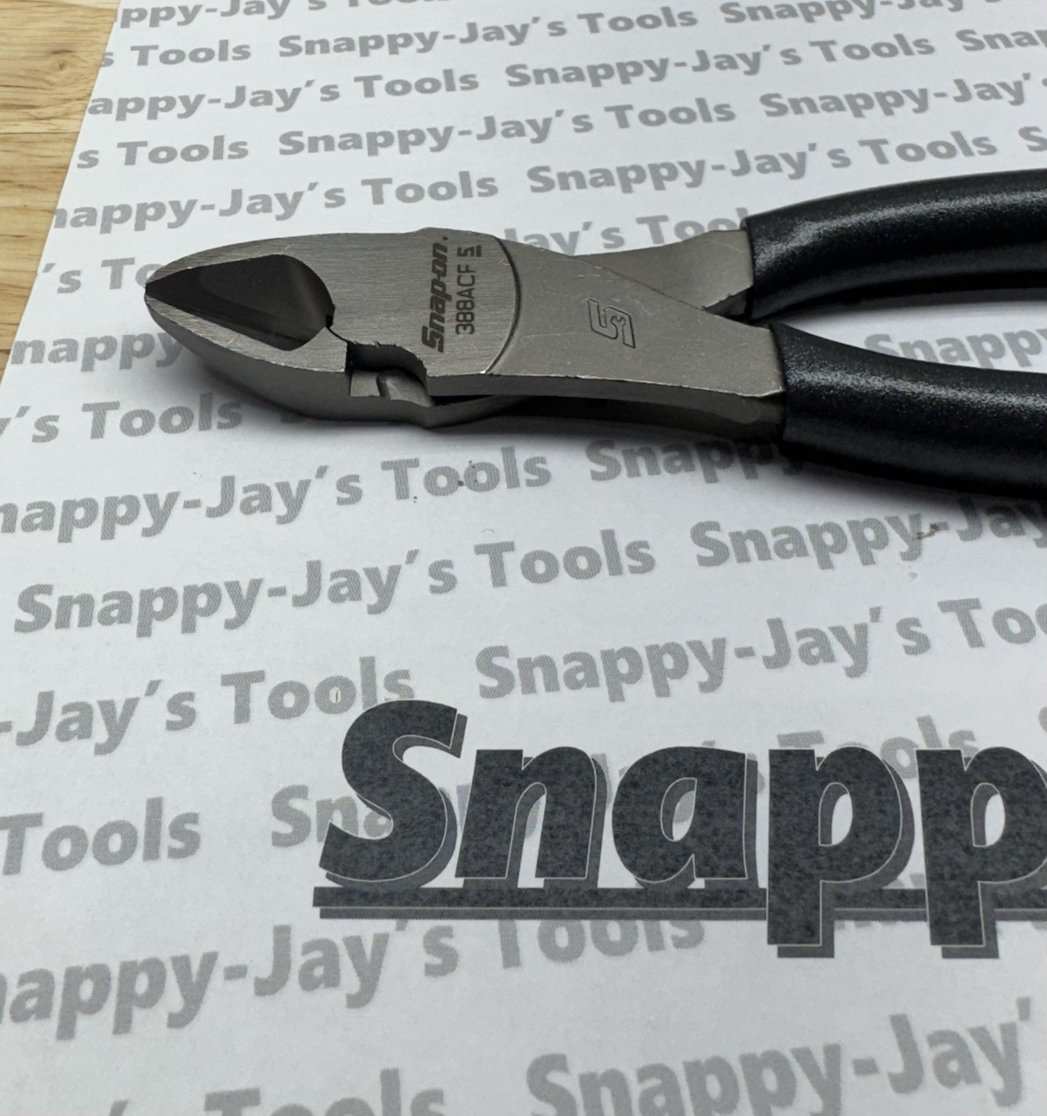 Snap-on Tools NEW DARK TITANIUM Soft Grip 8″ High Leverage Cutter Pliers 388ACF