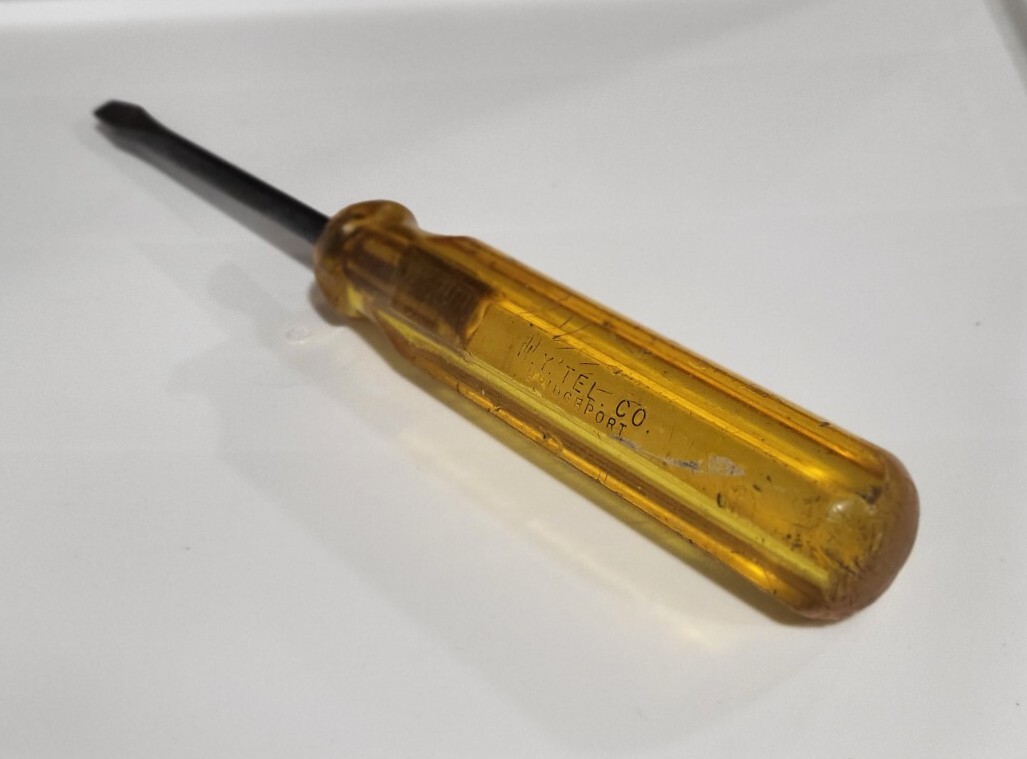 N.Y. TEL. CO. BRIDGEPORT Vintage Flat Head Screwdriver Yellow Plastic Handle