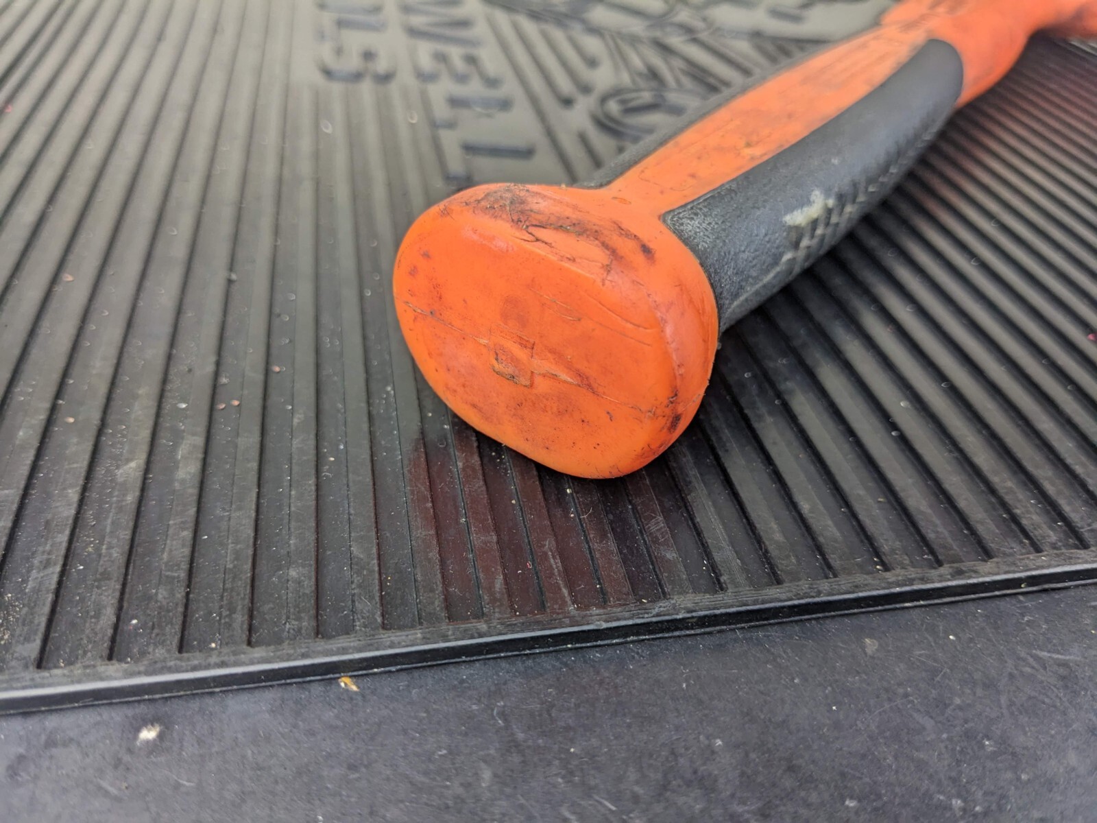 #bf044 Snap-on Tools USA ORANGE 8oz / 225g Soft Grip Dead Blow Hammer HBBD8O