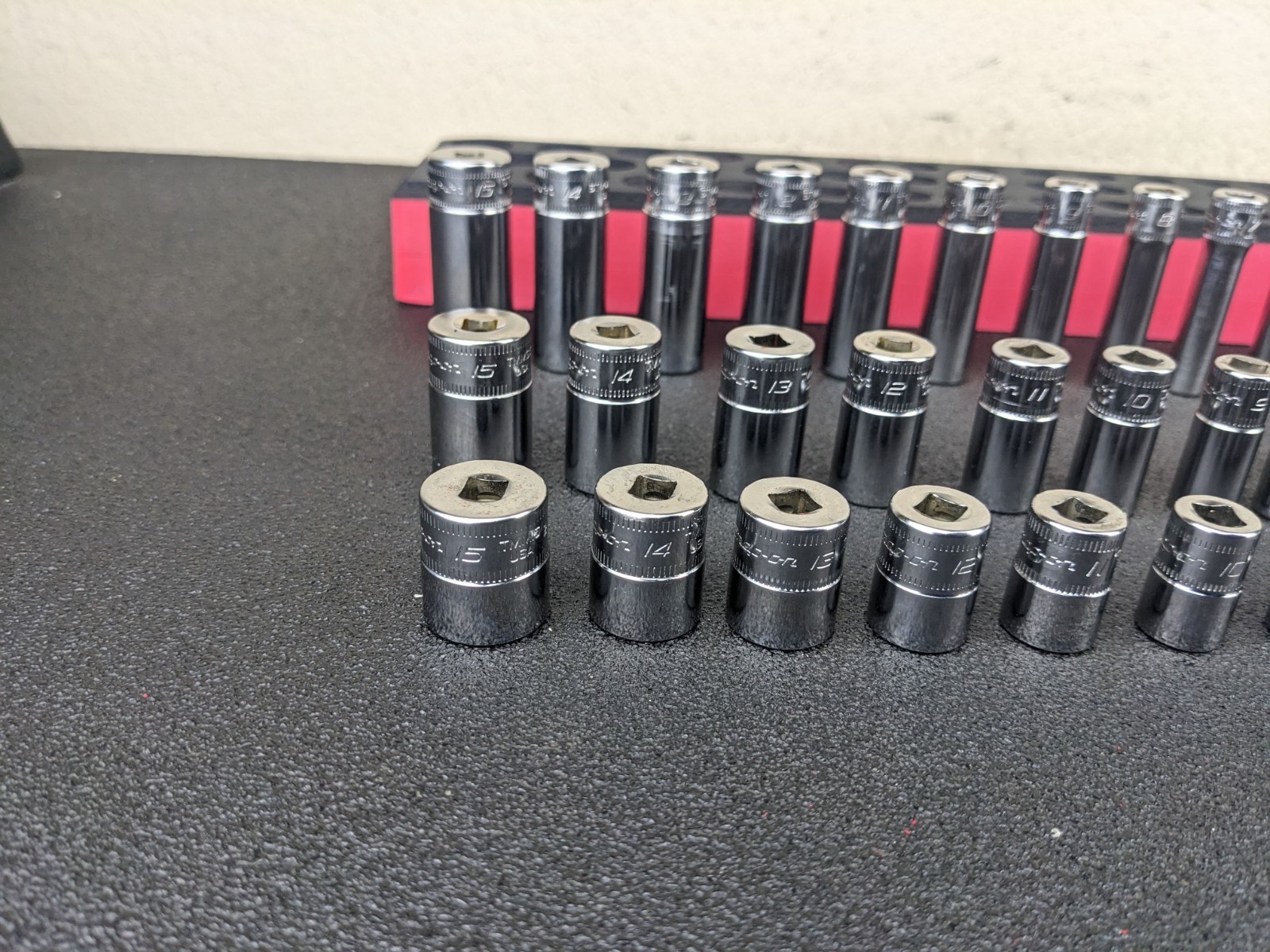 #bn381 Snap-On Tools 142STMMSYFR1 42pc 1/4″ Drive 6-Point Metric Foam Socket Set