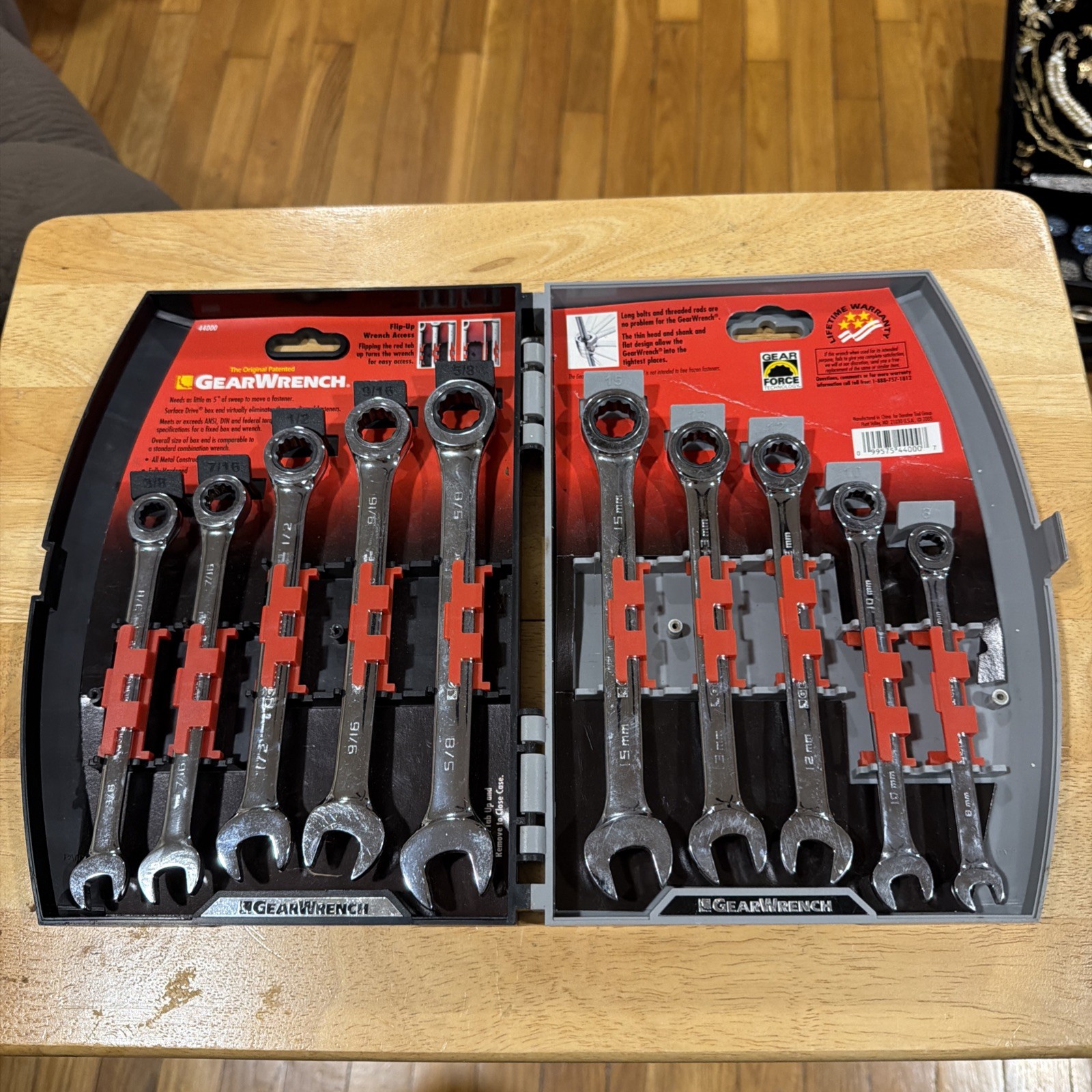 Gearwrench 10 Piece Metric/SAE Combination Ratcheting Wrench Set Nice