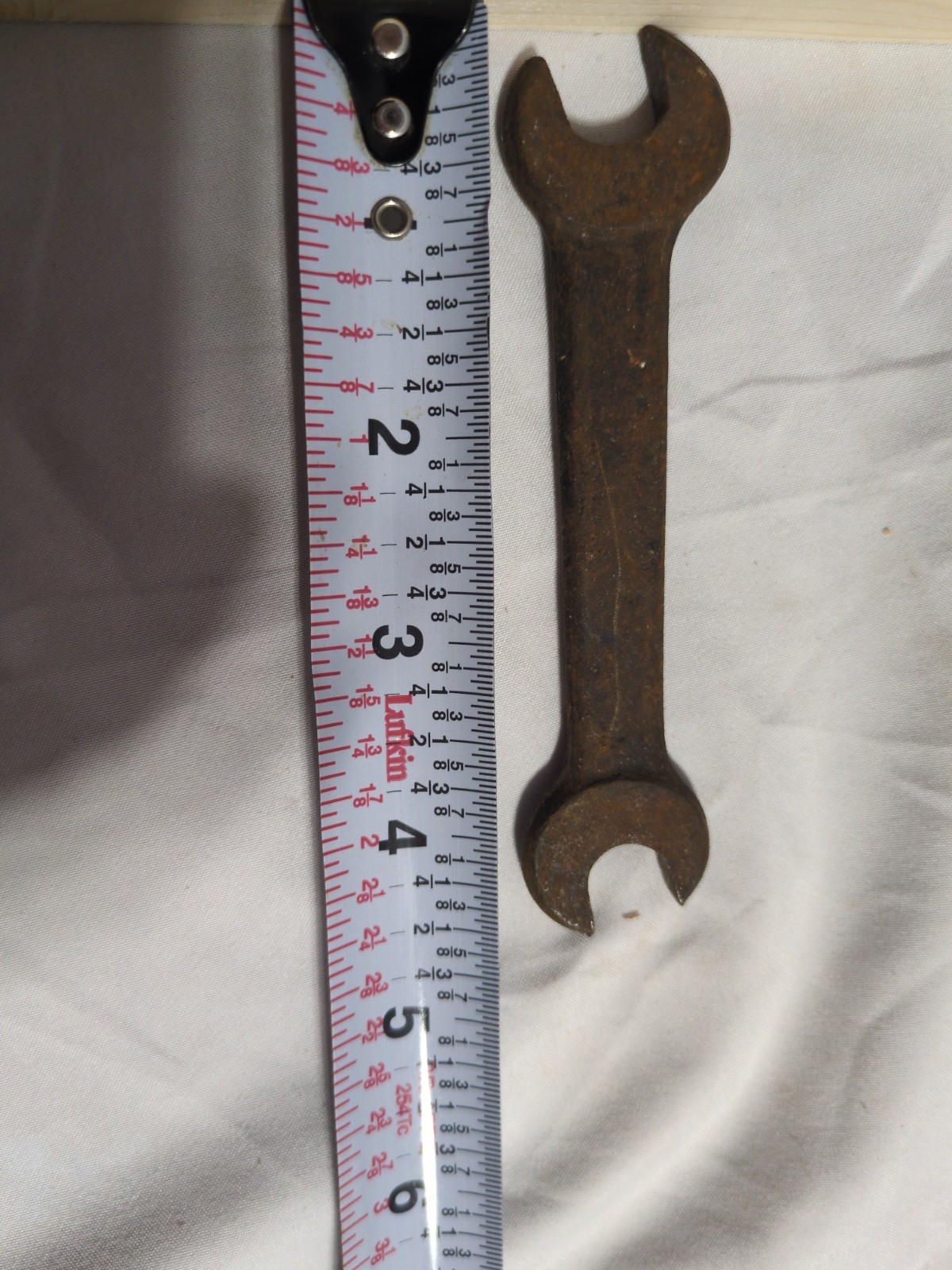 12 Wrenches, Various Sizes ( Indicated On Pictures). 4lb 9 Oz Weight.