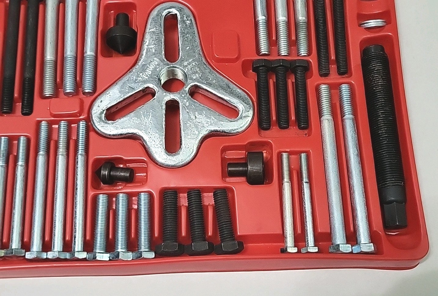P-63846 PC BOLT TYPE PULLER SET