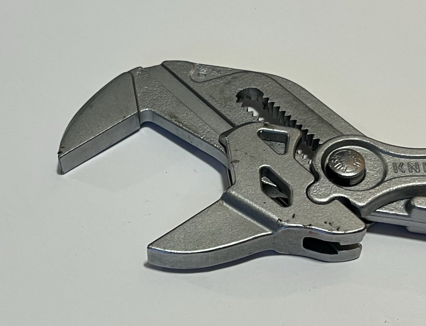 Knipex 10″ Pliers Wrench 86 03 250 1-3/4″ Smooth Jaws Pliers Made in Germany