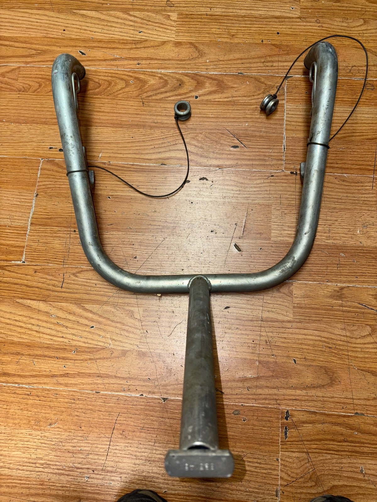 OEM VOLVO PENTA 885146 290 DRIVE HANGING TOOL MISSING 1 OF THE PARTS S36