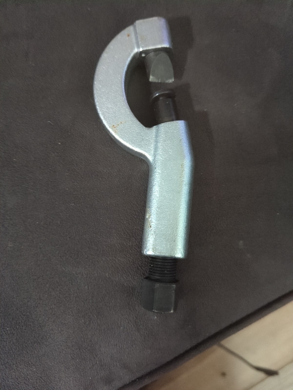 K Tool International 70715 Medium Duty Nut Splitter Rotating Cutter