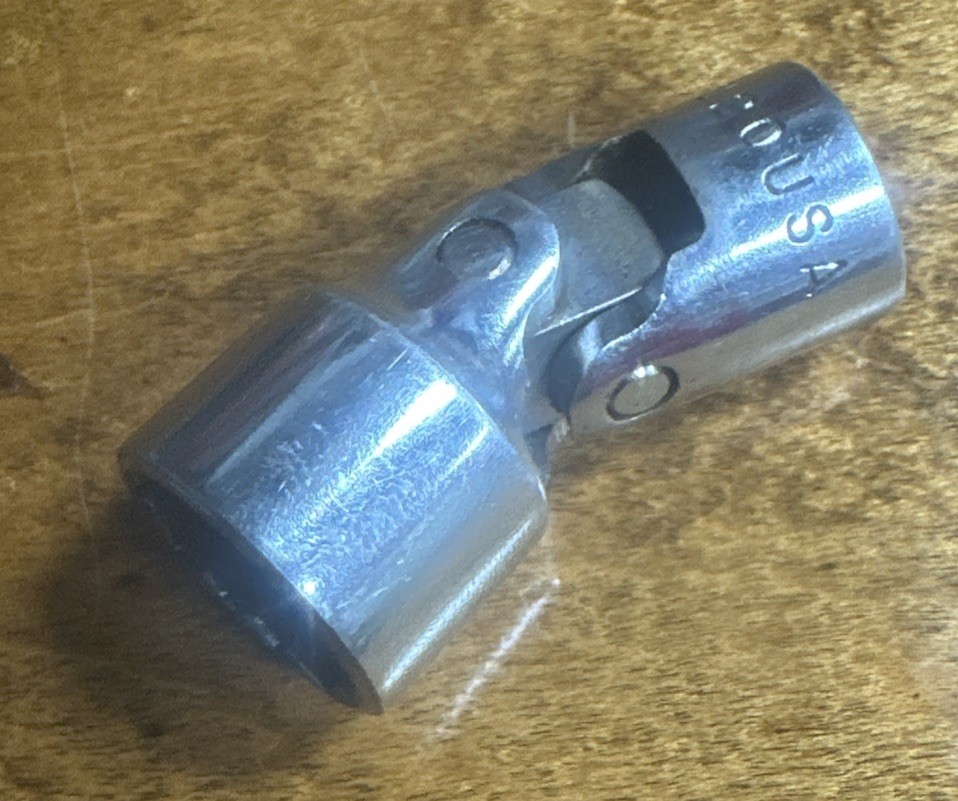 Snap On FVU20 5/8″ Universal Swivel Socket 3/8 Drive 12 point USA