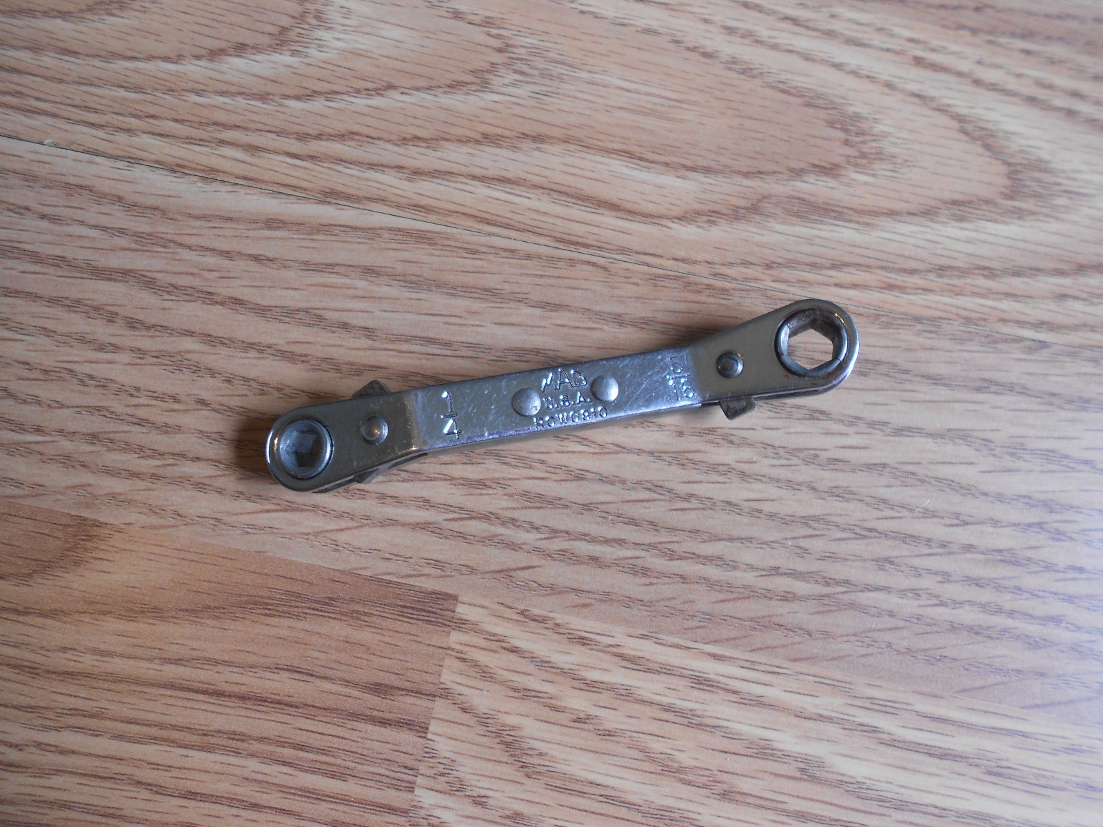 1 MAC TOOLS ROW0810 1/4″ x 5/16 6pt Reversible Ratcheting Offset Box Wrench USA