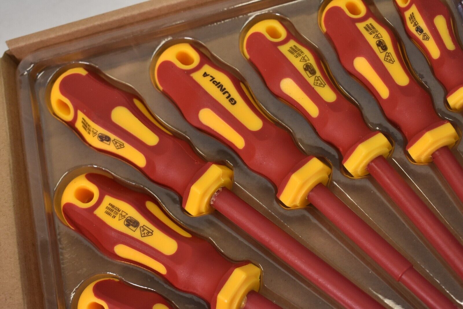 Gunpla 11 Piece Screwdriver Set 1000V w Magnetic Tip Soft Grip Slotted Phillips