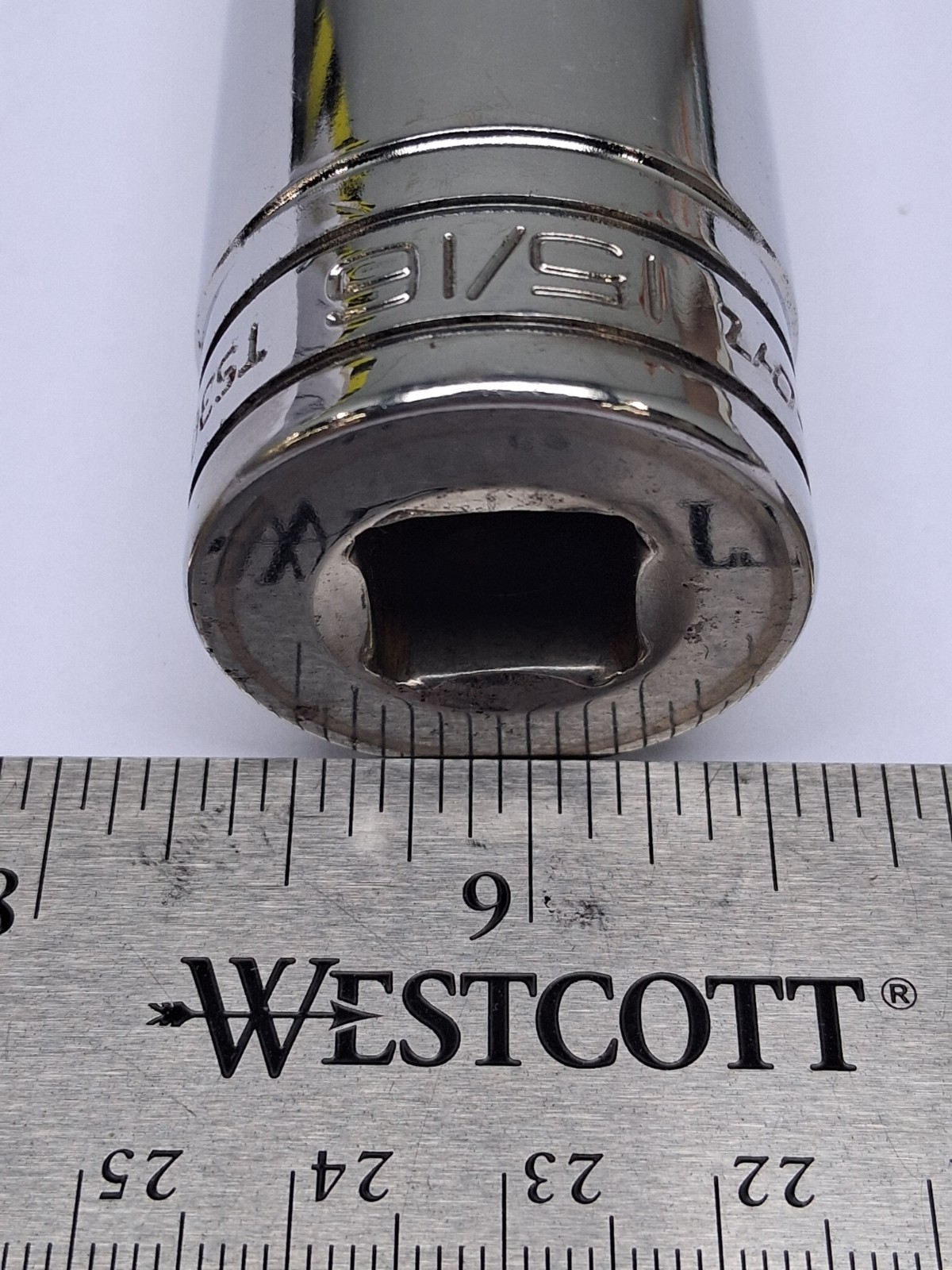 Snap-on Tools 15/16″ Deep 6pt Chrome Socket 1/2″ Drive TS301 USA