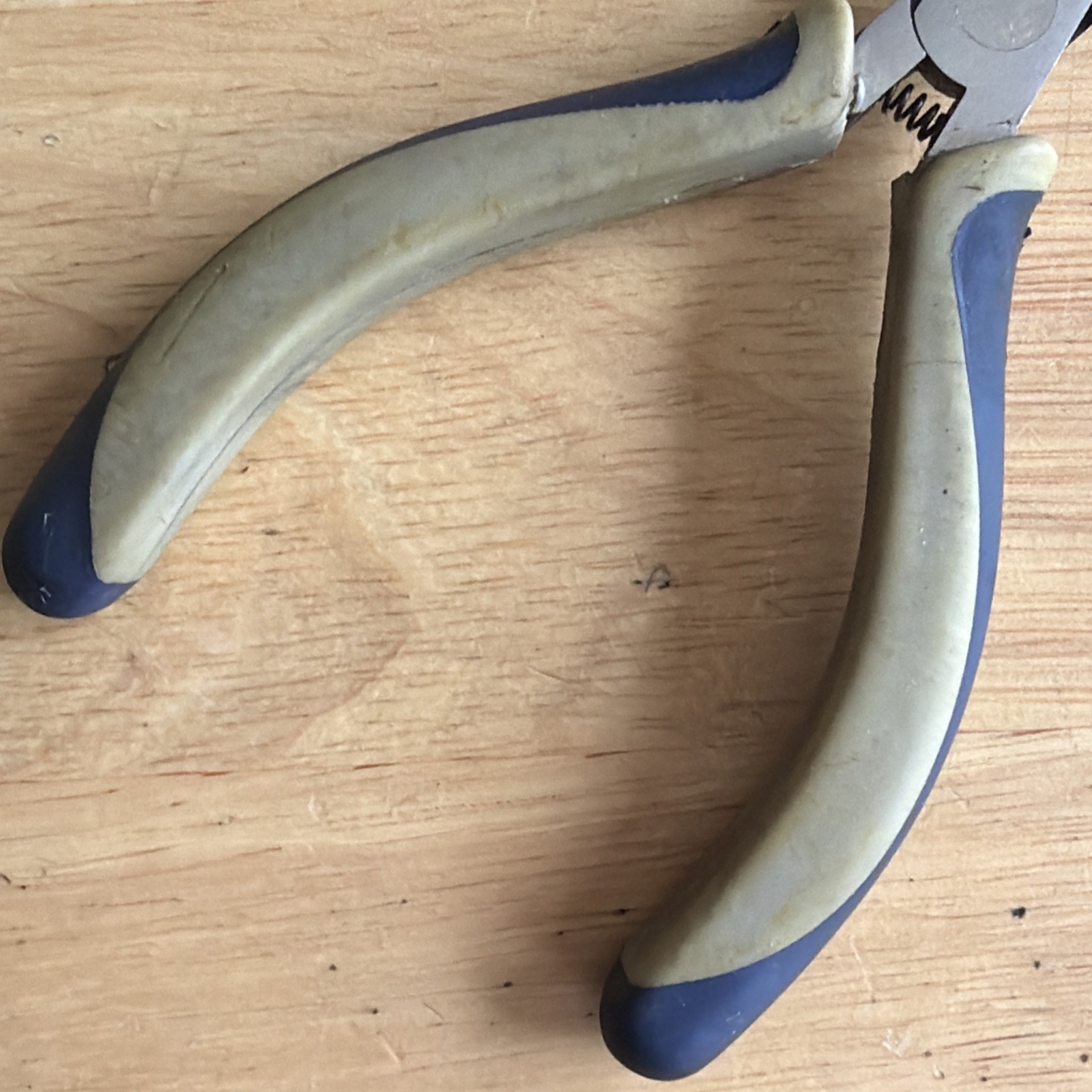 Blue Point Tools 5″ Long Mini 45 Degree Needle Nose Pliers B945CMP