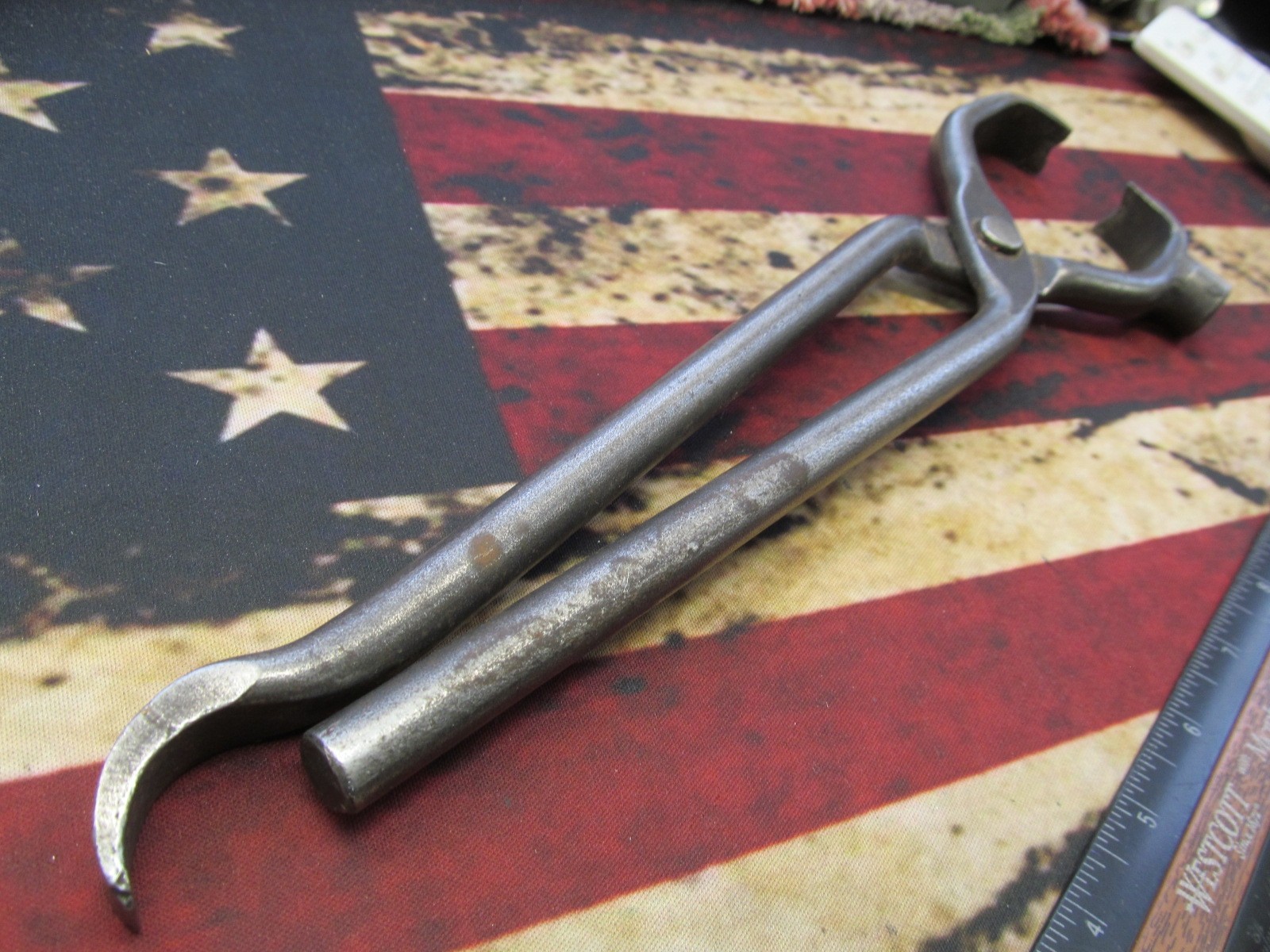 Vintage Chevron A-107 Wheel Weight Tool – Unique & Rare – Nice Used Condition