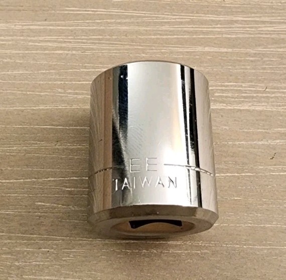 Craftsman 11/16″ Socket 12 Point 3/8” Drive EE 44336 (Taiwan)