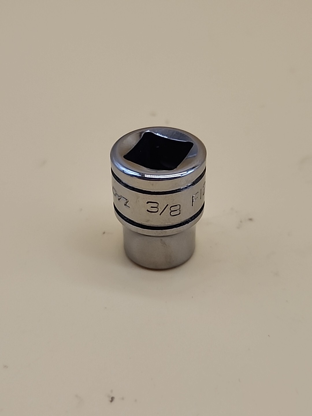 Snap-on-Tools 3/8″ Drive 3/8″ SAE Shallow 12 Point Socket F121 USA