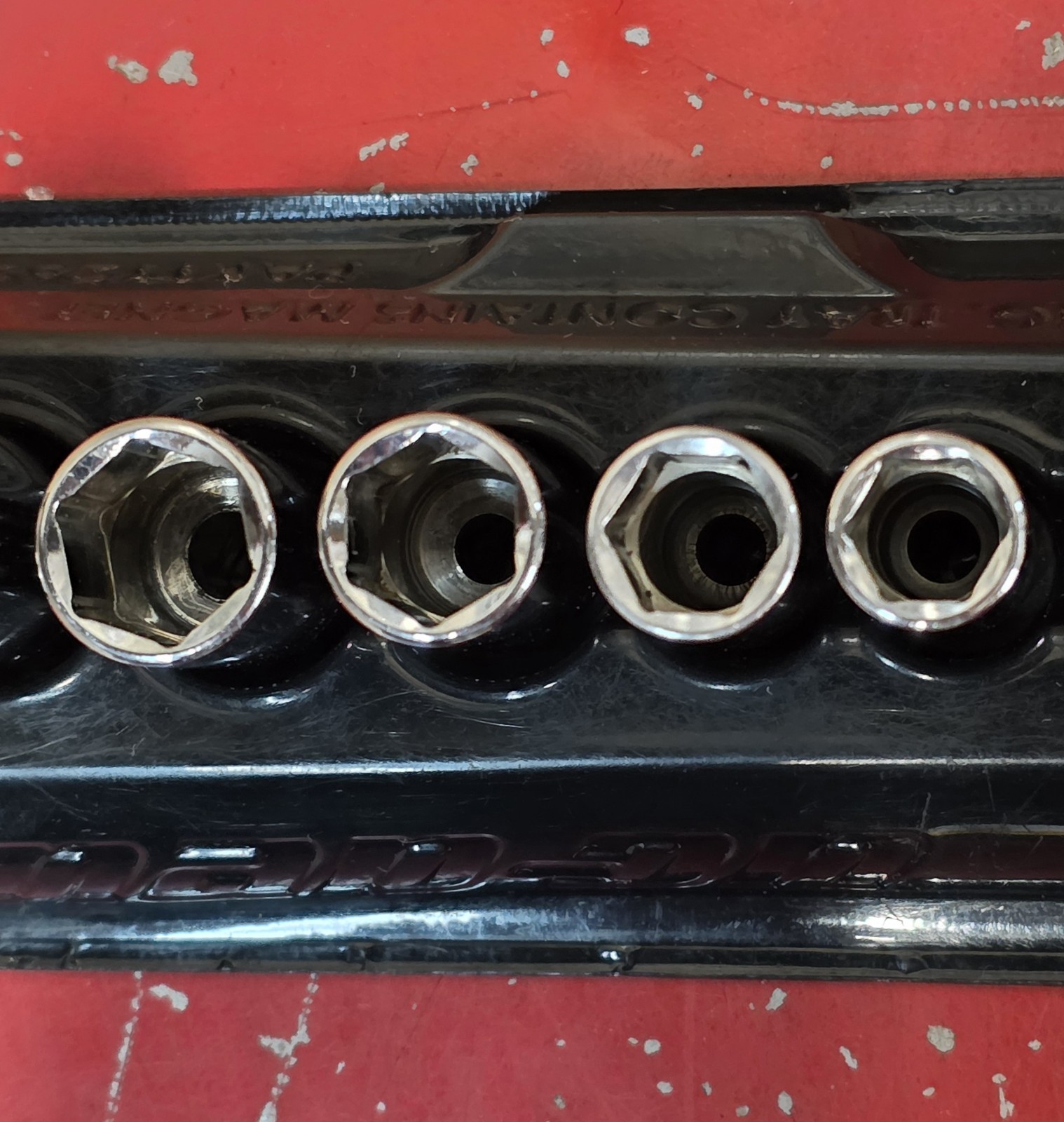 Snap-on 12 Piece Metric 1/4″ Drive Semi-Deep Socket Set 5mm – 15mm 6pt 112TMMSY
