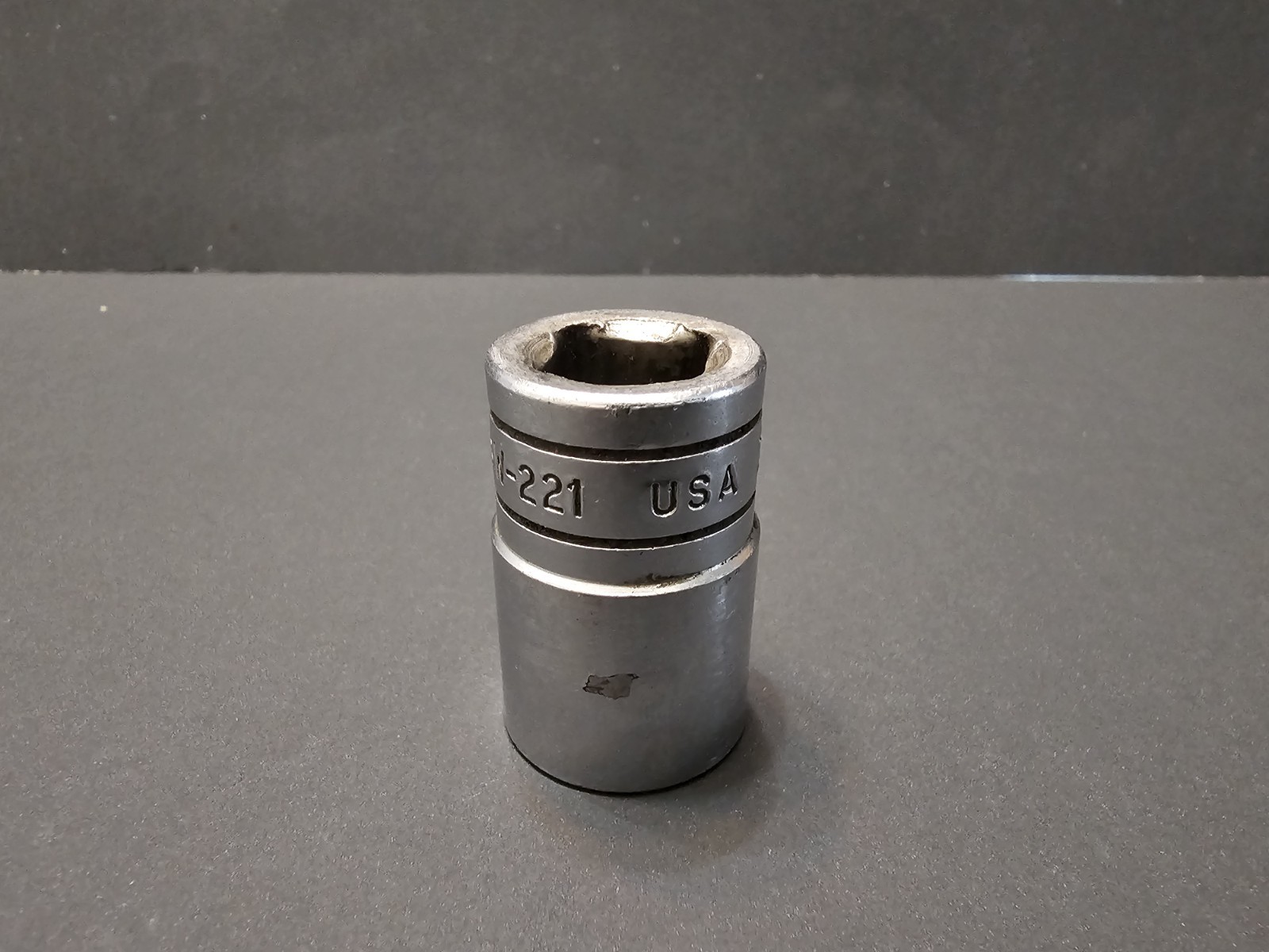 Snap-On SW221 11/16″ Shallow Standard Socket