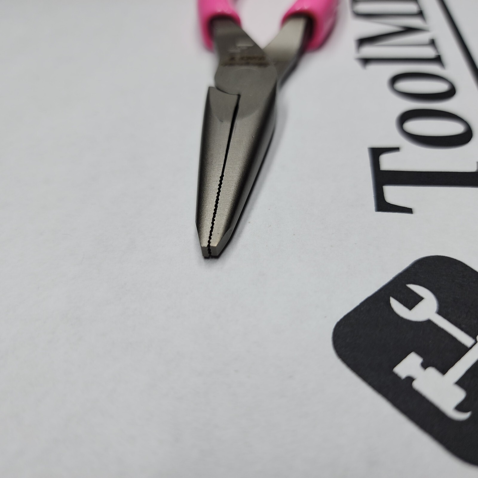 Snap-on Tools USA NEW HOT PINK 6″ Talon Soft Grip Needle Nose Pliers 95ACF