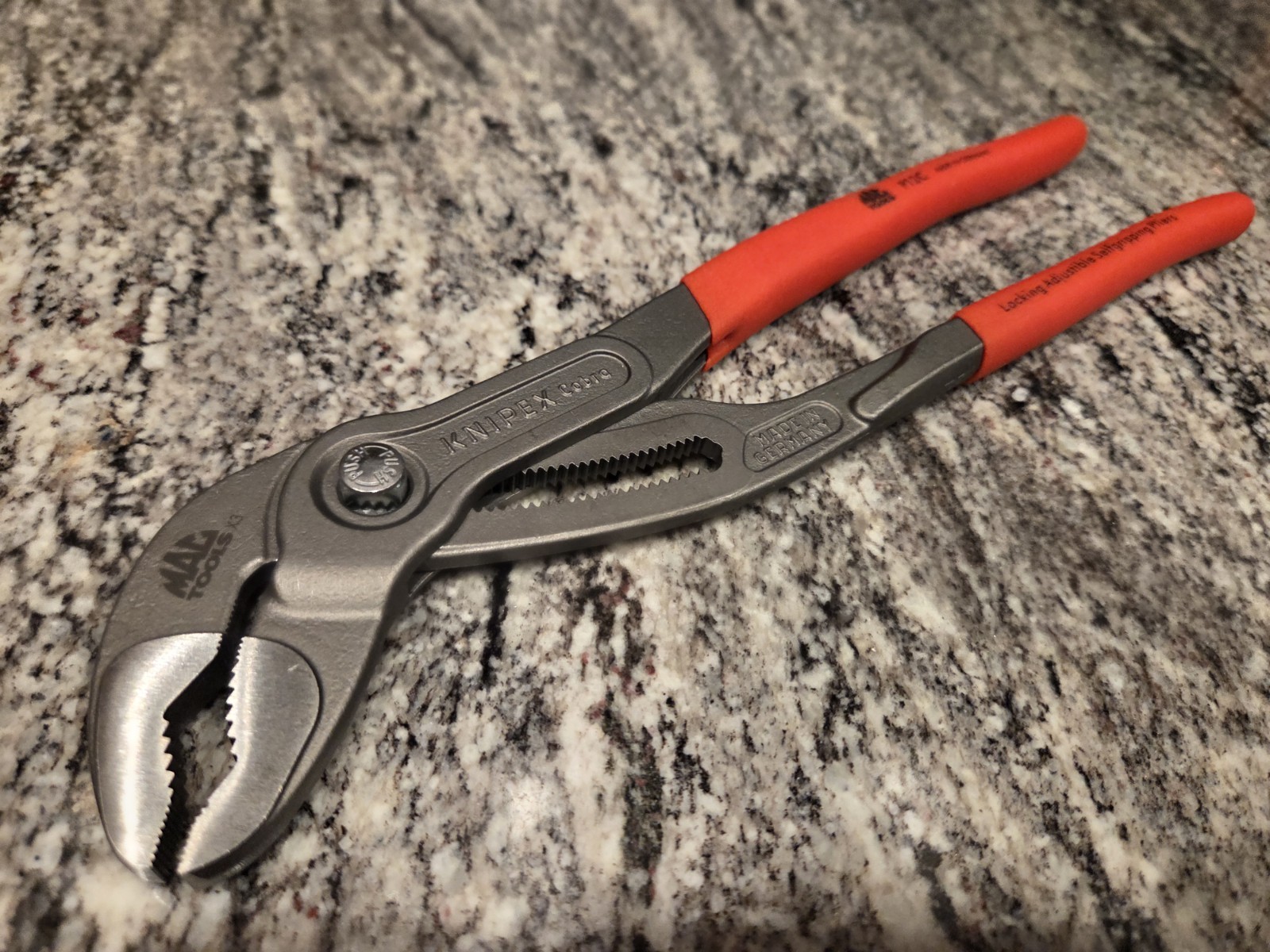 Mac Tools Cobra Self-Gripping Pliers 12″