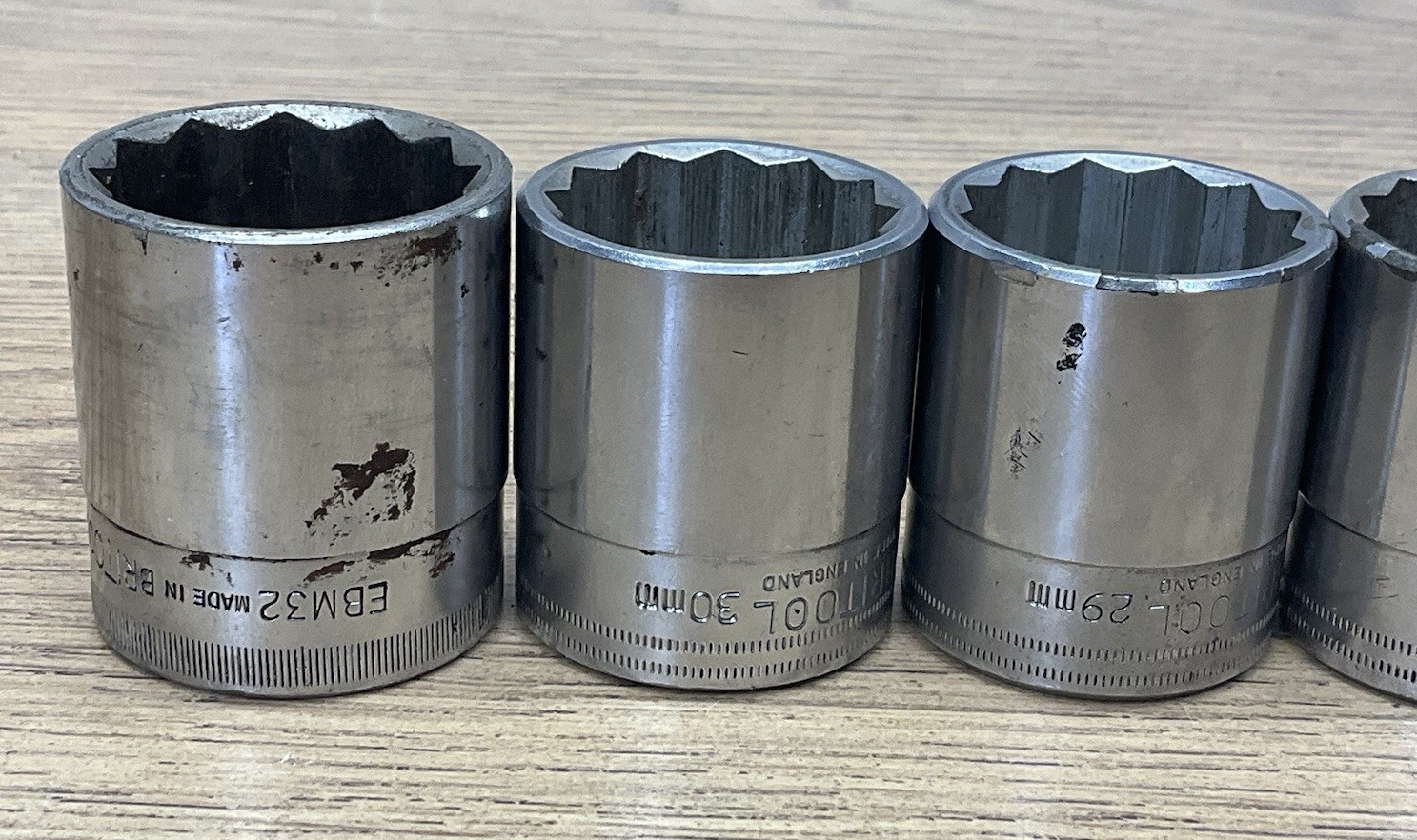 8 Britool Sockets EBM 32 30 29 28 24 20 18 16 MM Metric 12 Point 1/2″ Drive