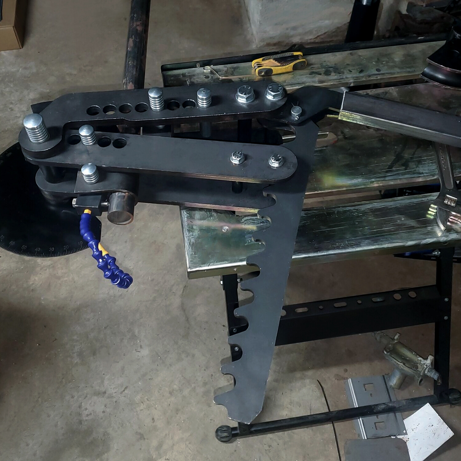 Steel Ratcheting Manual Pipe and Tube Bender -Bends up to 2″ diameter tubing