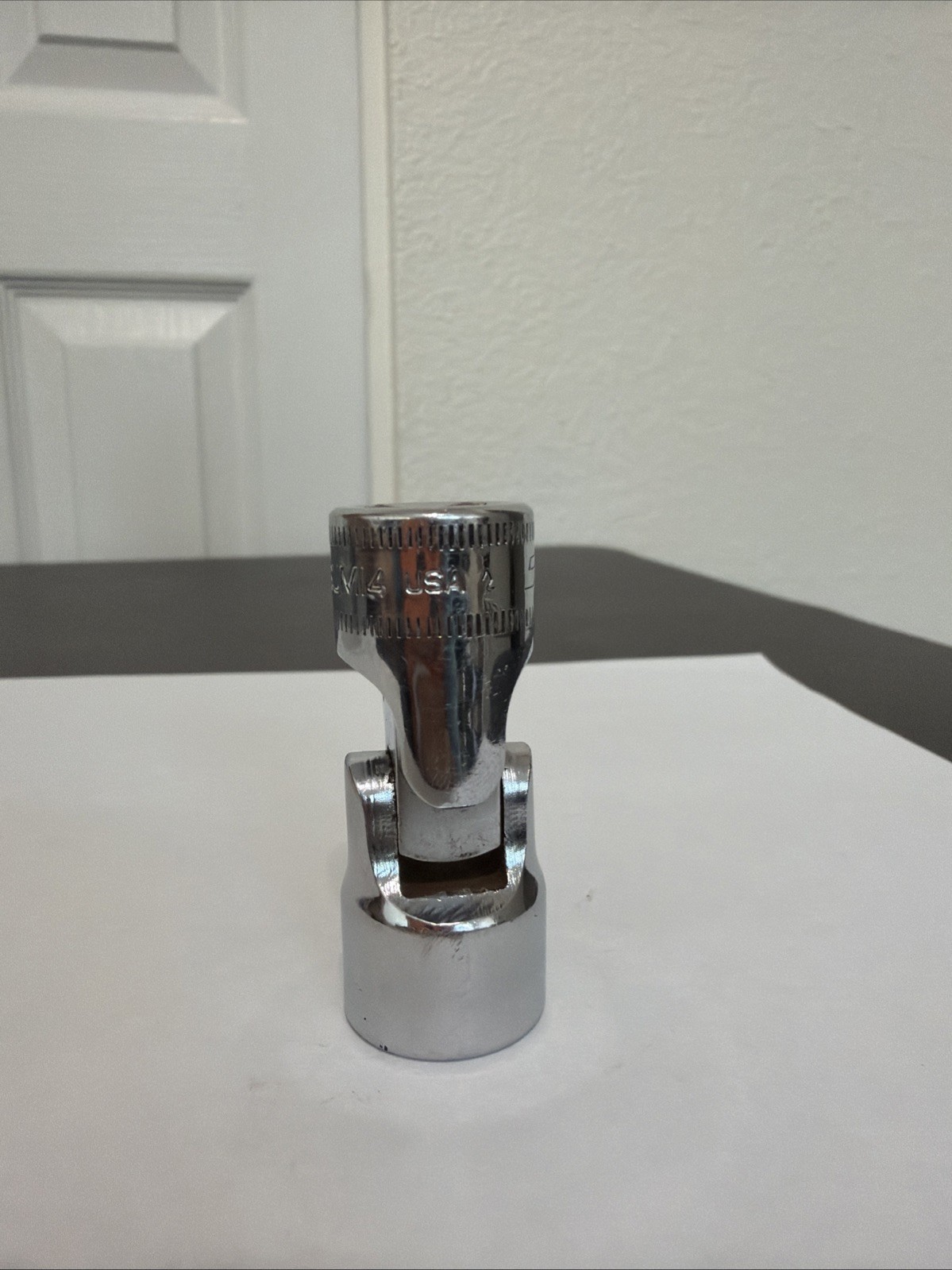 Snap-on tools USA 14mm metric 3/8″ drive 6 point Swivel Socket FSUM14