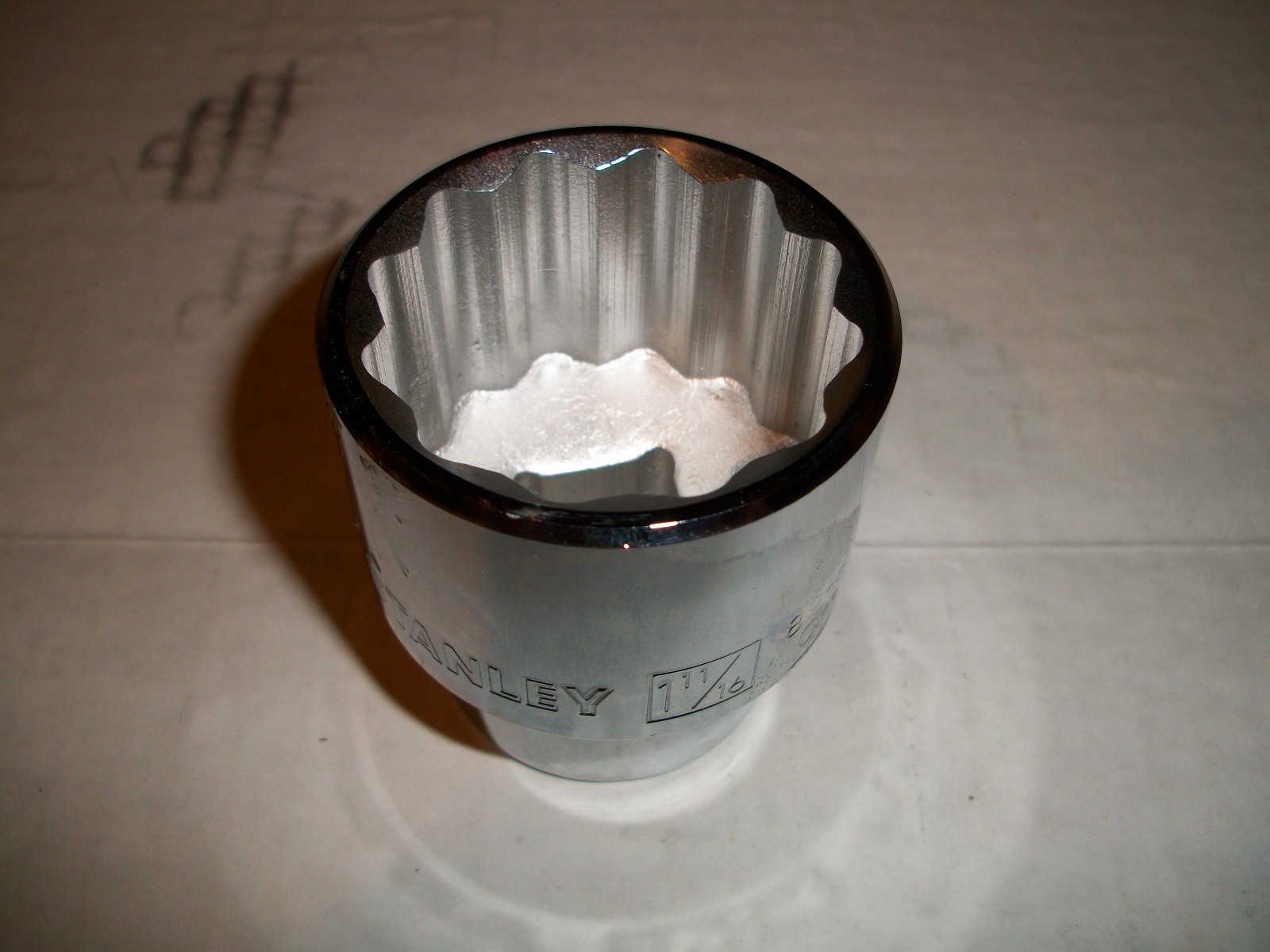 NEW STANLEY 3/4 in Drive 1-11/16 inch 12 Point socket