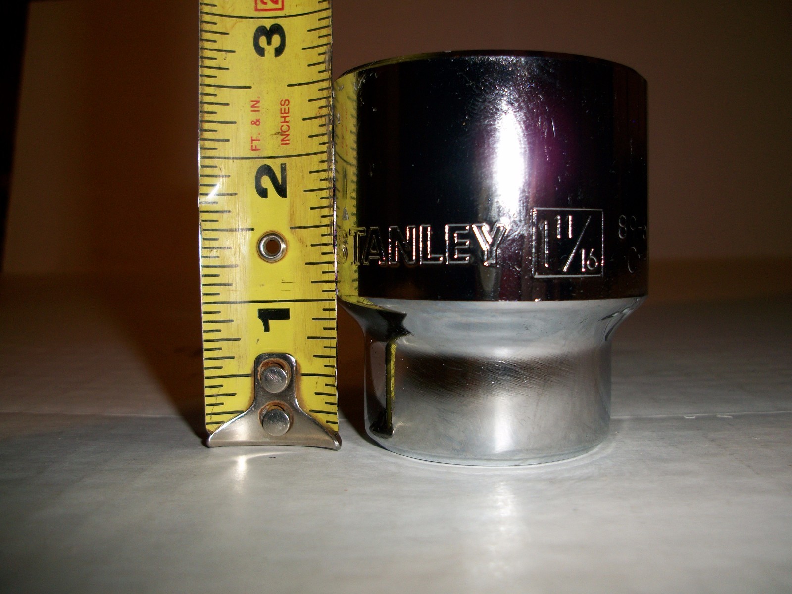 NEW STANLEY 3/4 in Drive 1-11/16 inch 12 Point socket