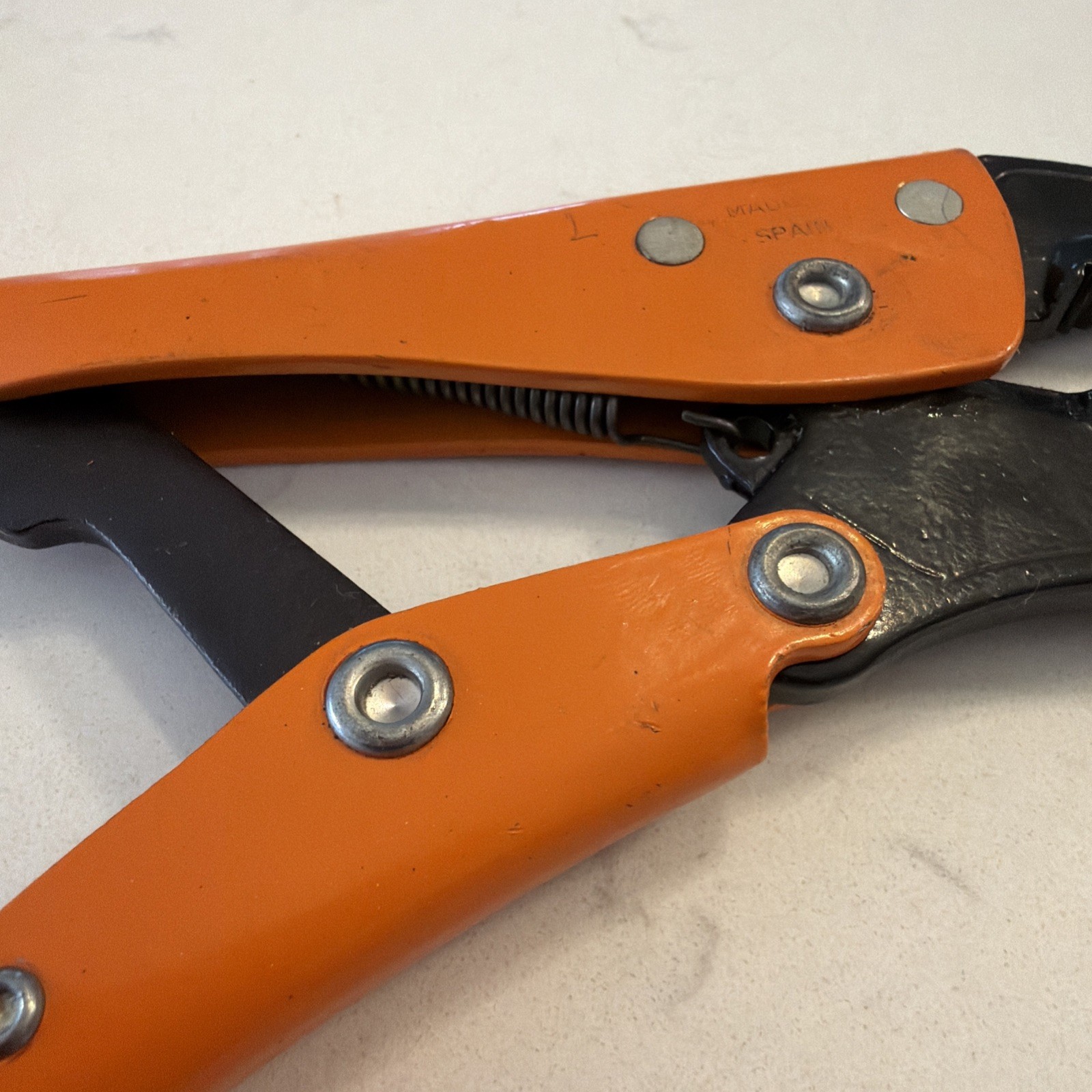 Grip-on 7in. Locking Pliers Curved Jaws With Wire Cutter 121-07F