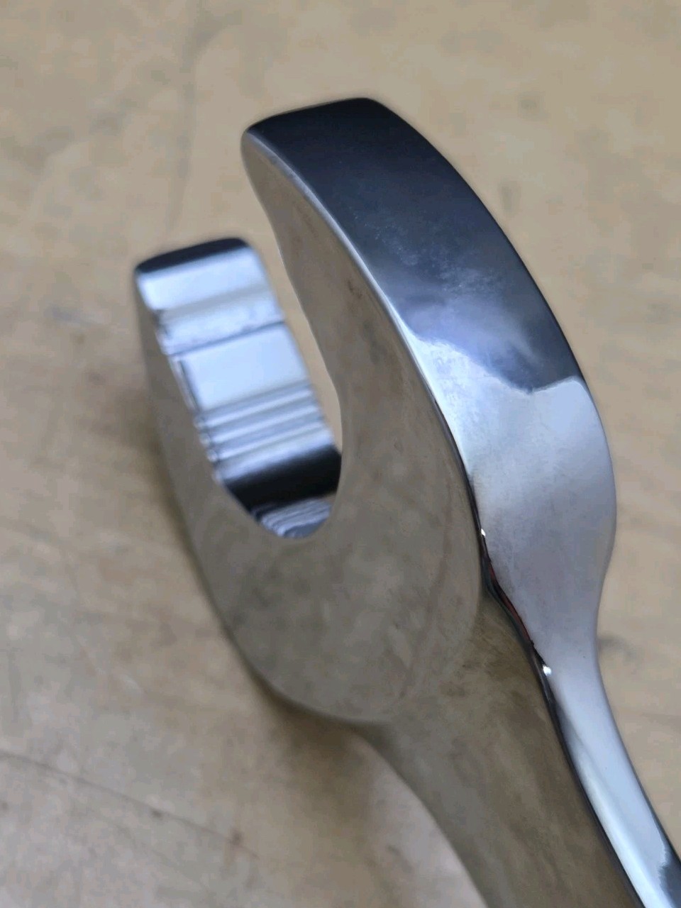 New Snap On SOEX30 – 15/16″ Standard Handle 12 Pt Chrome Combination Wrench