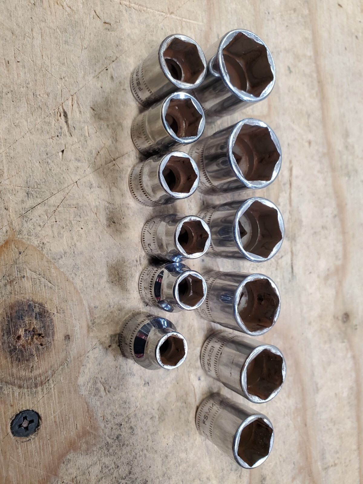 Snap-on Tools 3/8″ drive 8 thru 19 mm 6-point regular socket set 12 pieces