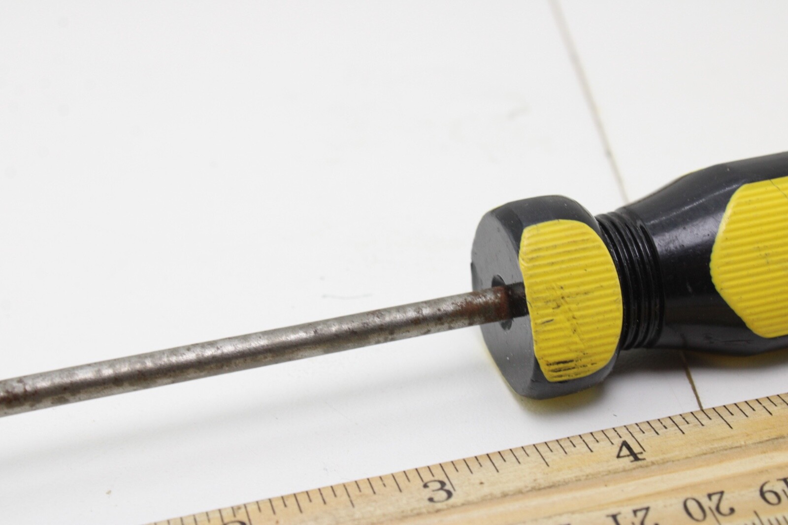 Popular Mechanic 33395 T20 Torx 3-1/2″ Shaft Yellow/Black Handle Screwdriver USA