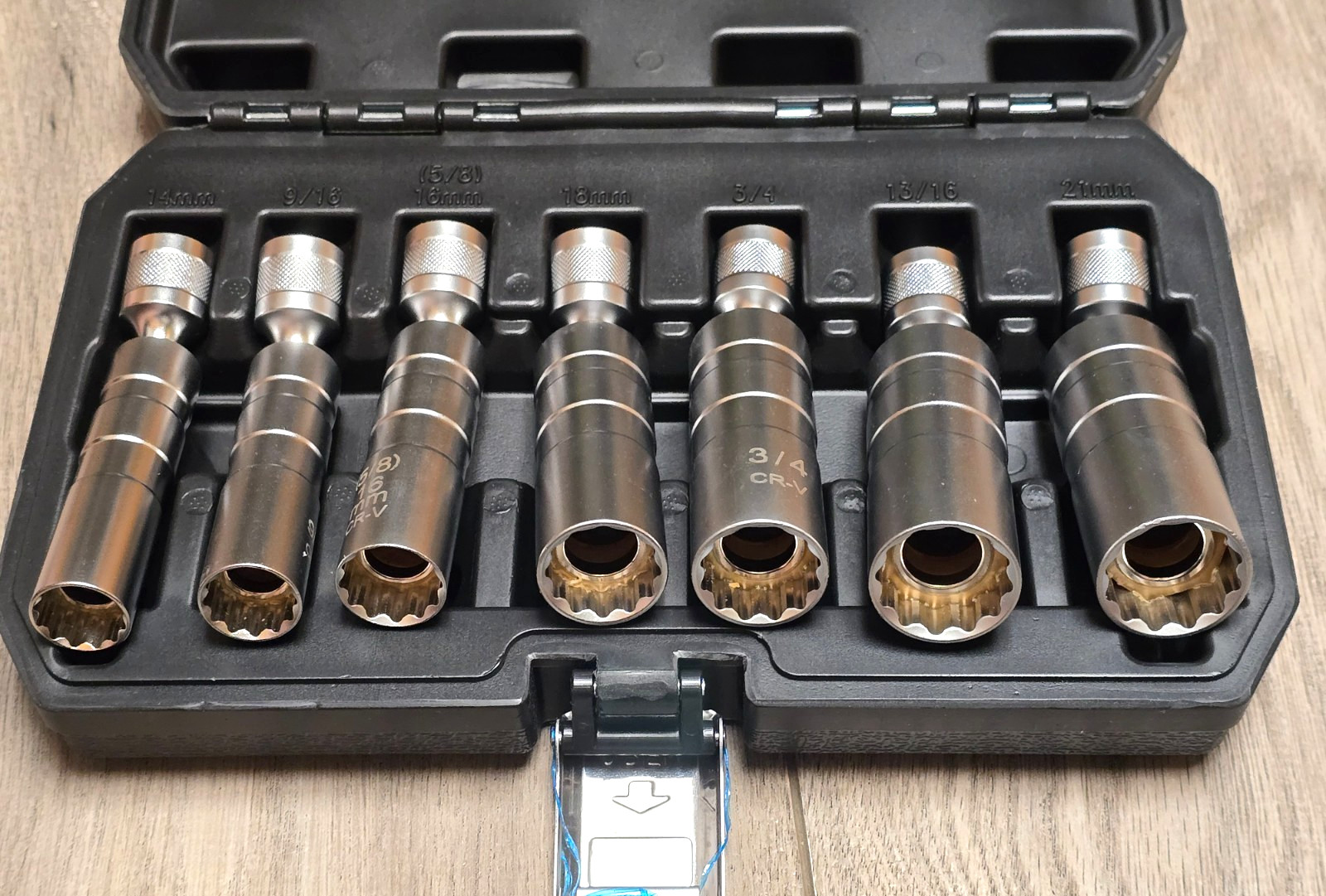 7pc 3/8dr Deep 12pt Thin Wall Pinless Swivel Magnetic Spark Plug Socket Set