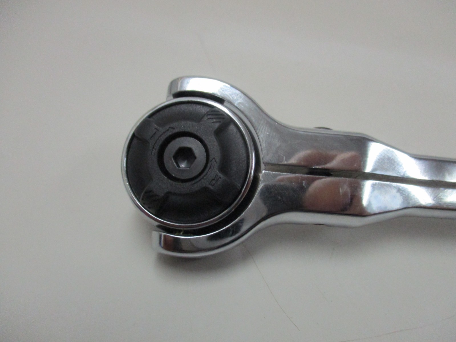 Craftsman CMMT99422 Ratchet 72-Tooth 3/8″ Drive Swivel Head 180° Rotation