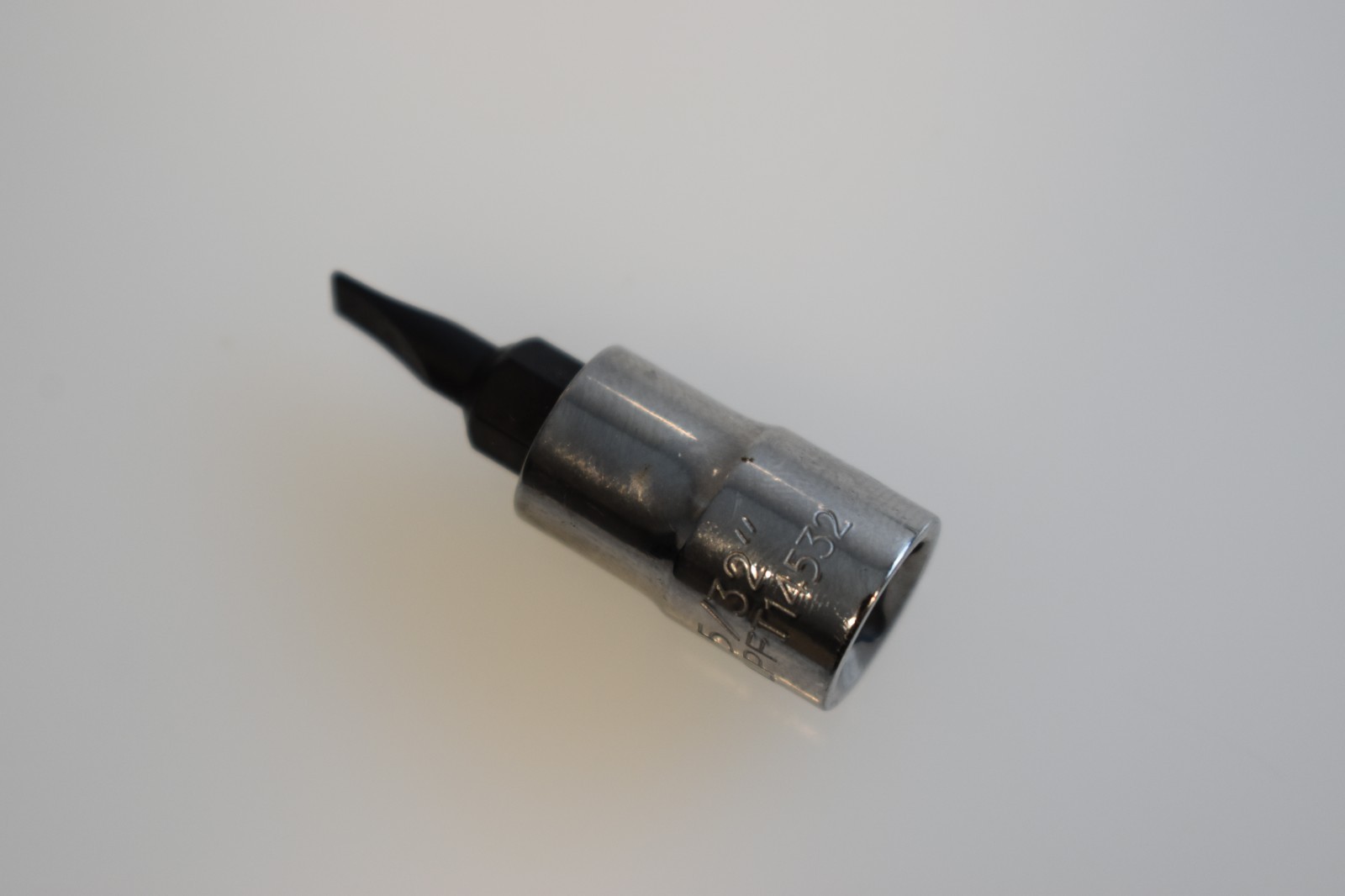 Blue Point Tools BLPFT14532 5/32″ Flat Bit Screwdriver Socket 1/4″ Drive Chrome