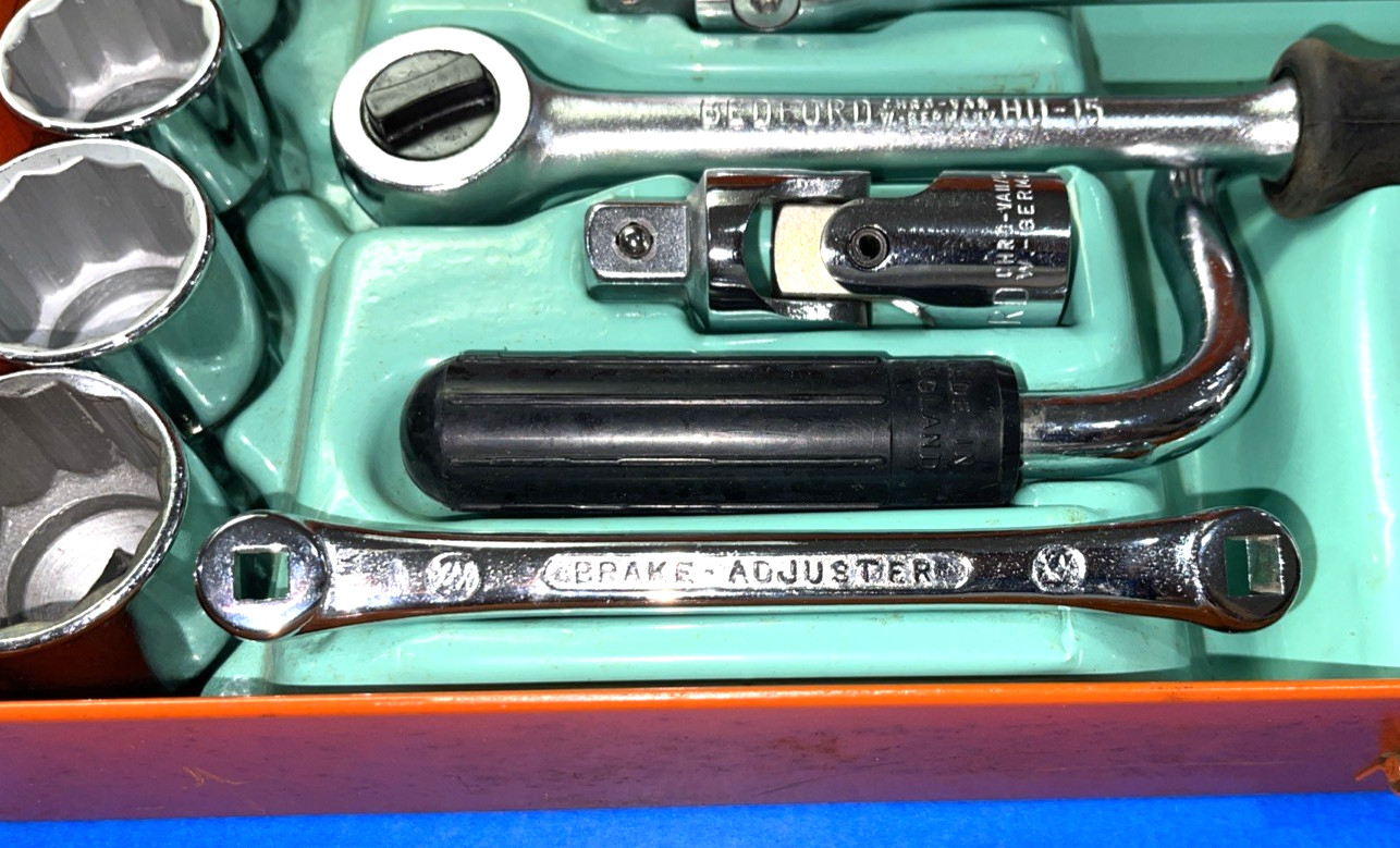 BEDFORD SHEFFIELD TOOLS NEW 1/2 DRIVE 37 PIECE GENERAL SERVICE SET IN RED BOX