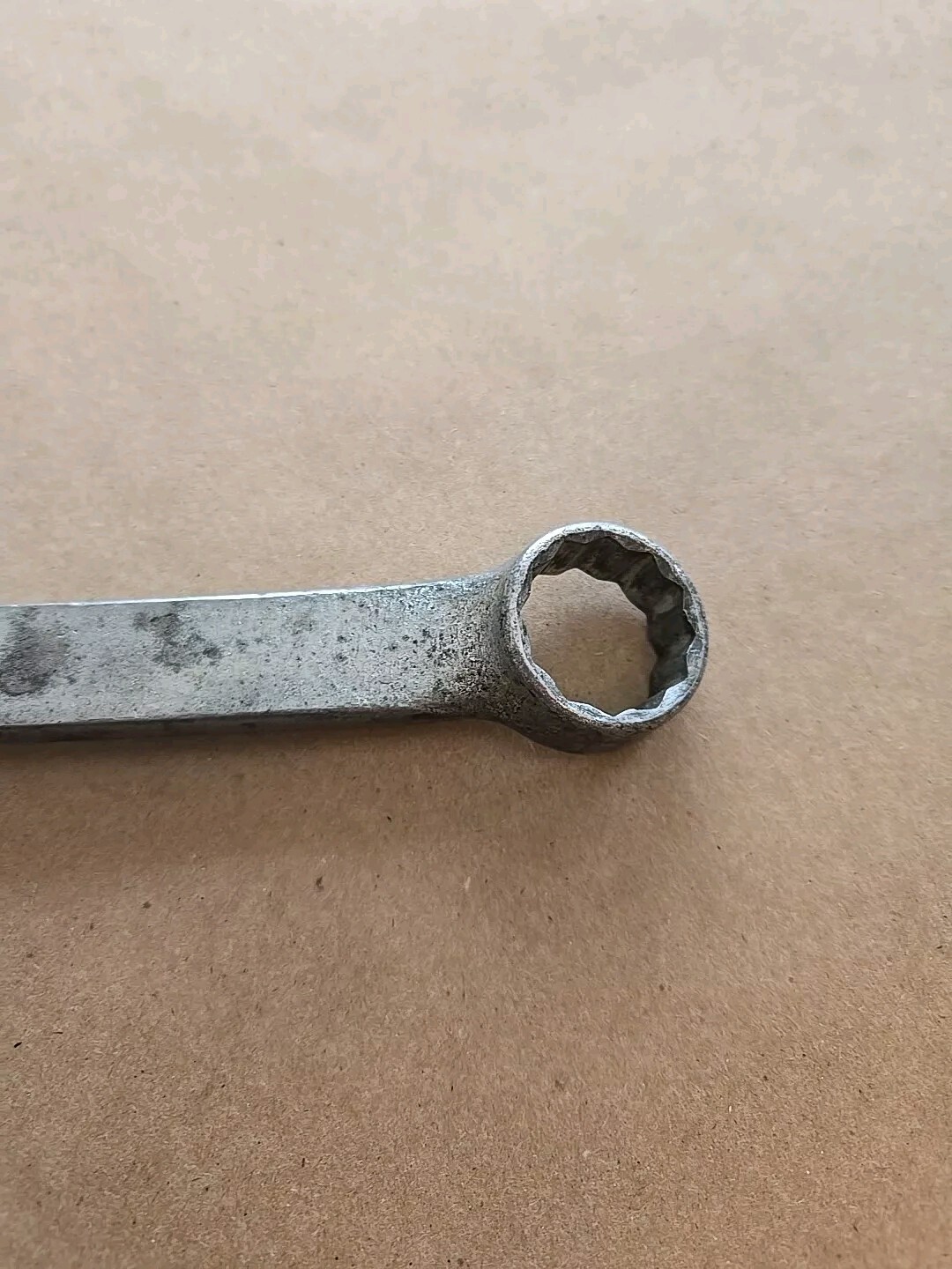 Mac Tools Sabina Vintage 13.5″ Long 13/16″-1″ 12PT Box Wrench B101