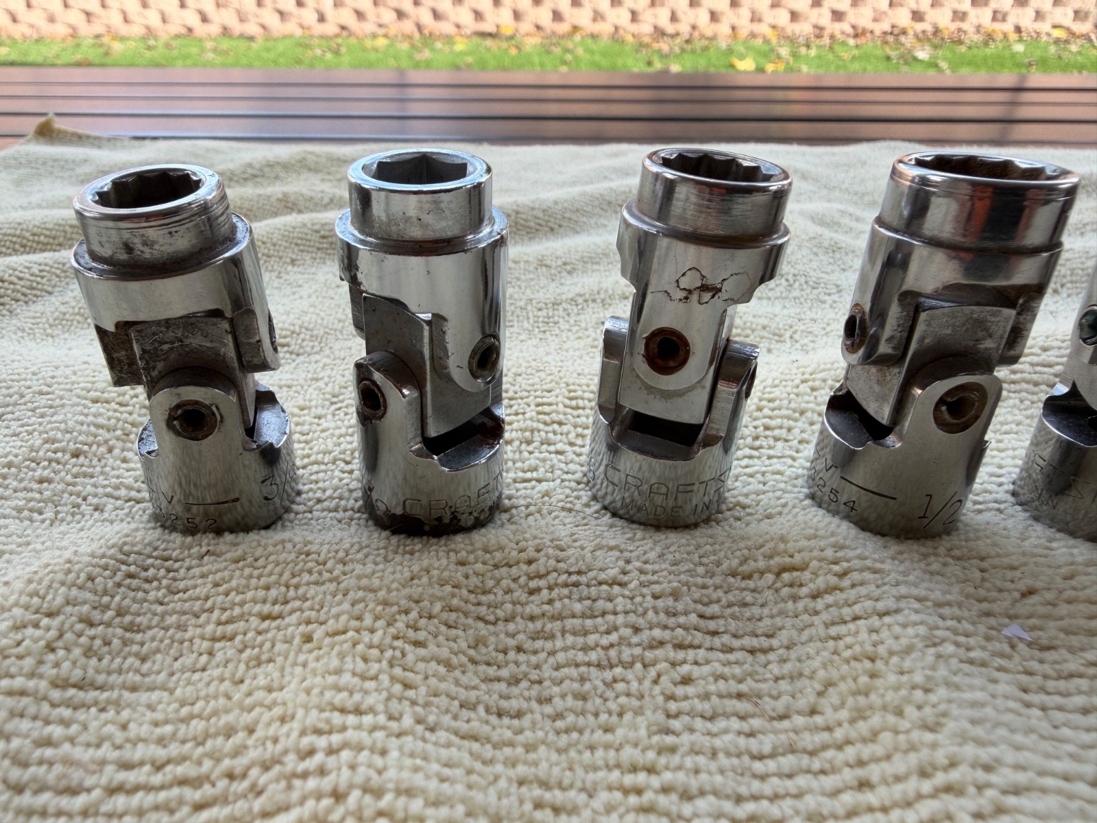 CRAFTSMAN 3/8″ DRIVE SWIVEL SOCKETS – 10 TOTAL- V & G, 7-12 POINT., 3 – 6 POINT
