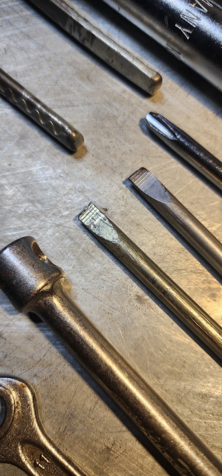 Mercedes W126 Emergency Tools