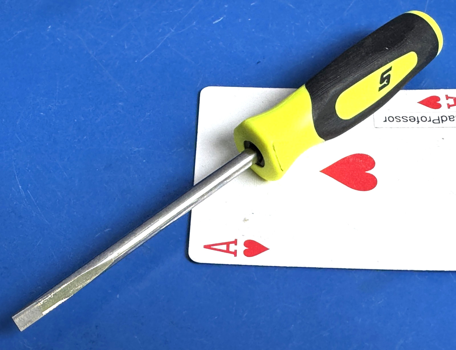 Snap-on Instinct Hi Viz Soft Grip Mini 3/16″ Flat Tip Screwdriver SGD306B NEW